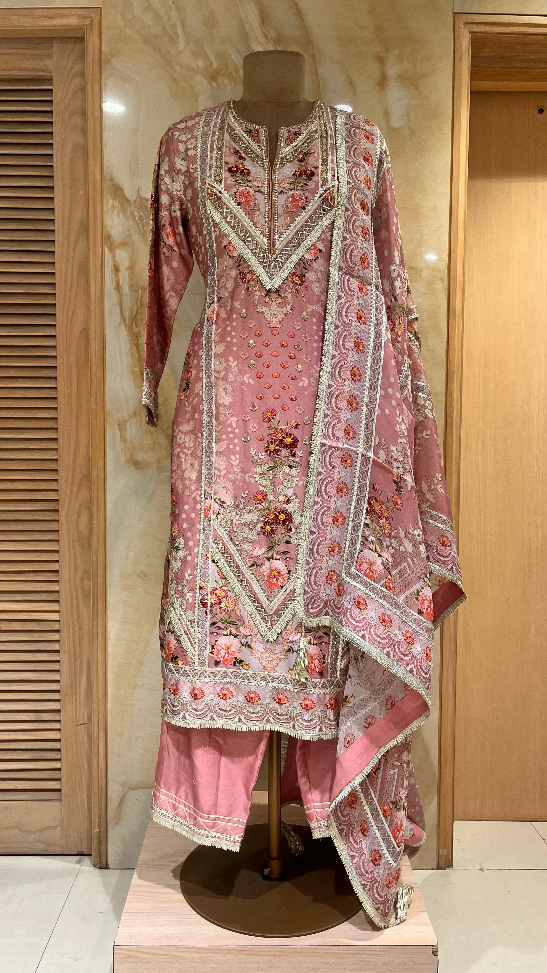 STYLISH READYMADE SUIT WITH ELEGANT DESIGN