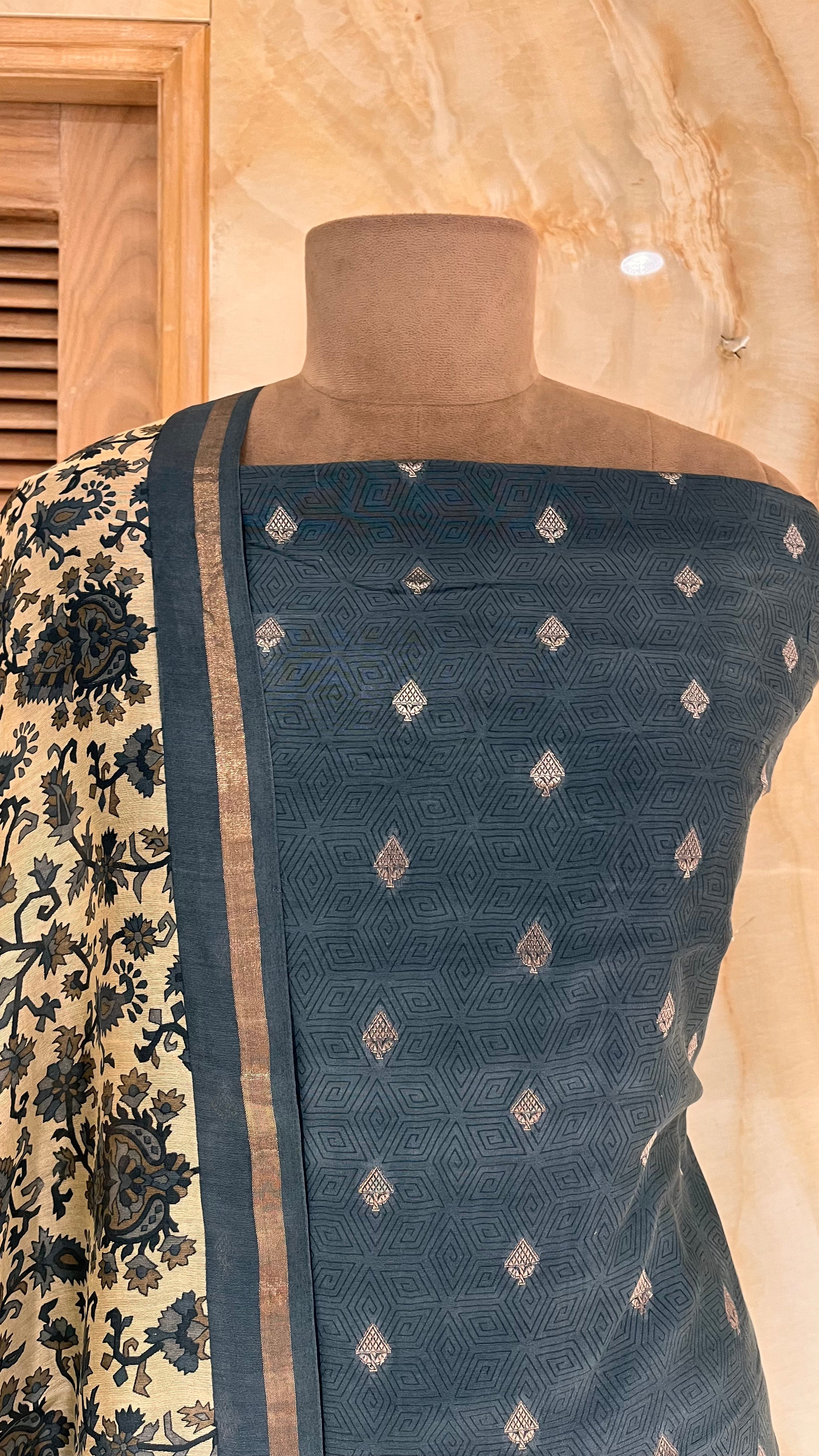 ELEGANT DESIGNER UNSTITCHED SUIT SET WITH DUPATTA