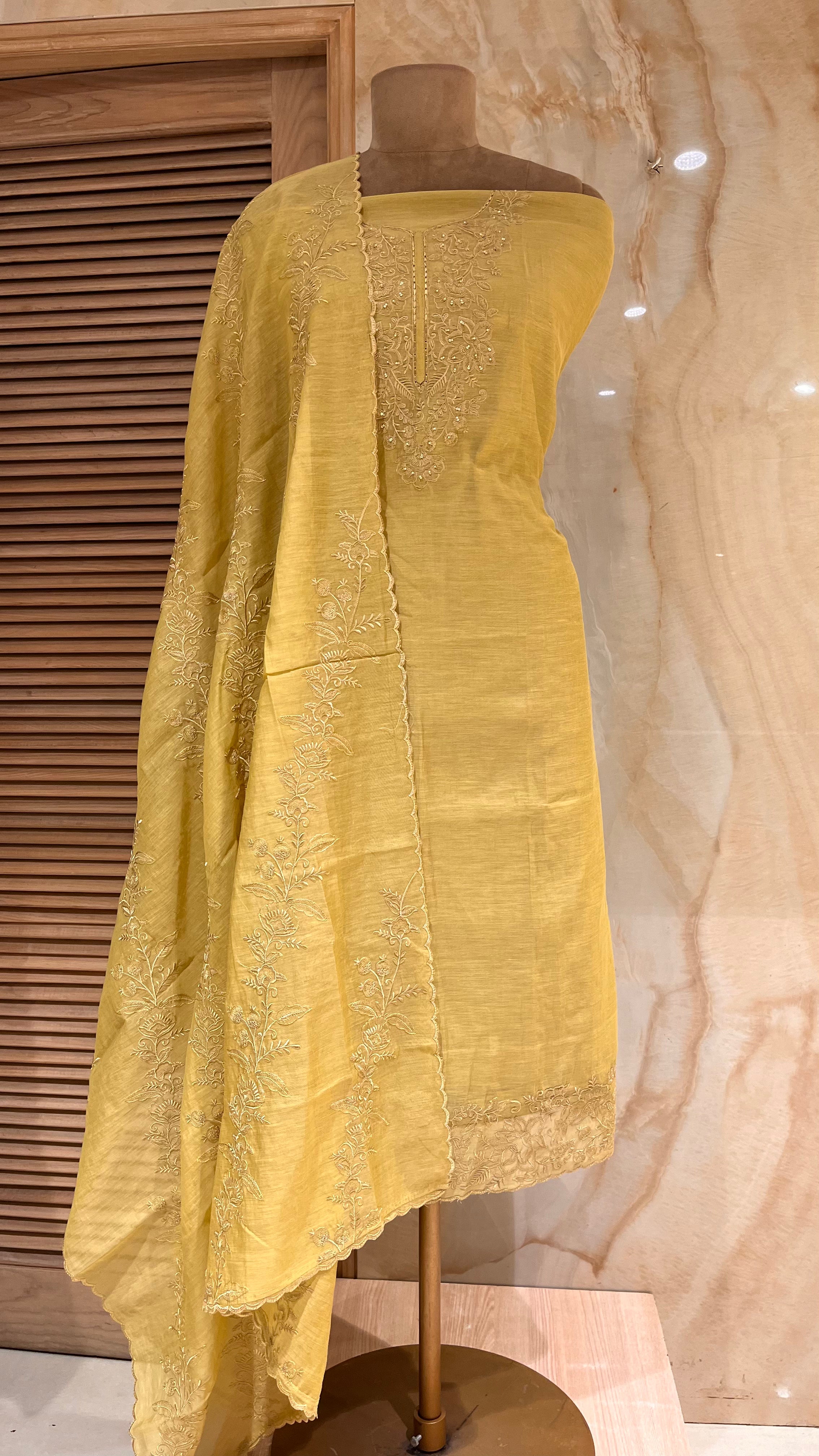 PREMIUM DESIGNER UNSTITCHED SUIT WITH ELEGANT DUPATTA
