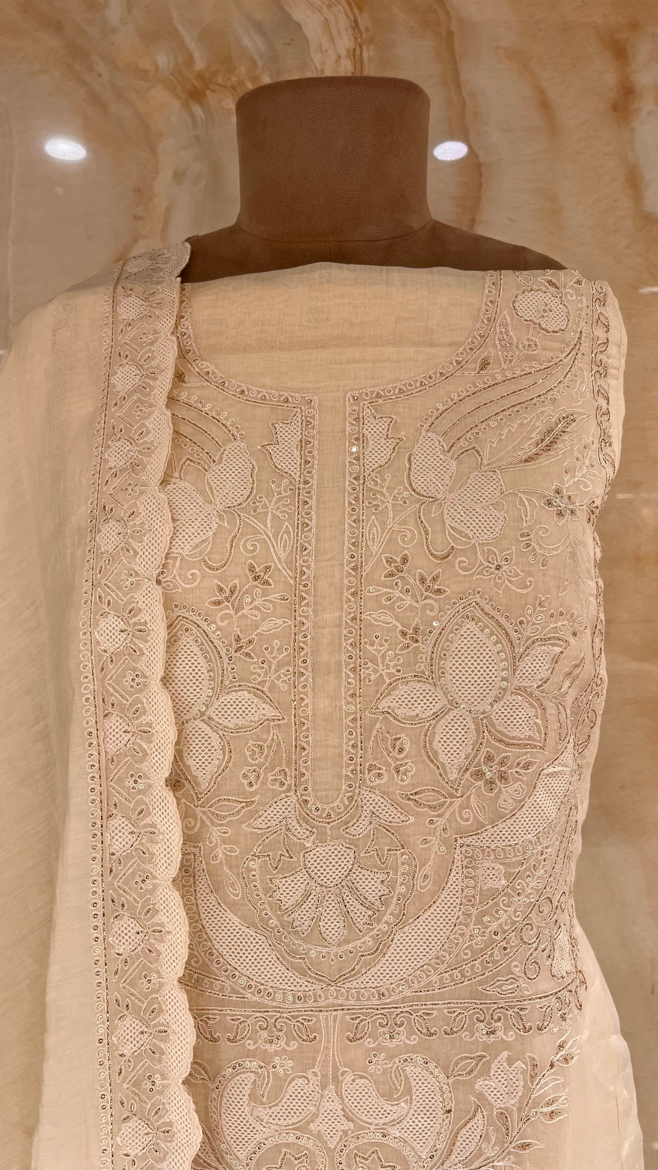 ELEGANT UNSTITCHED SUIT SET WITH DUPATTA
