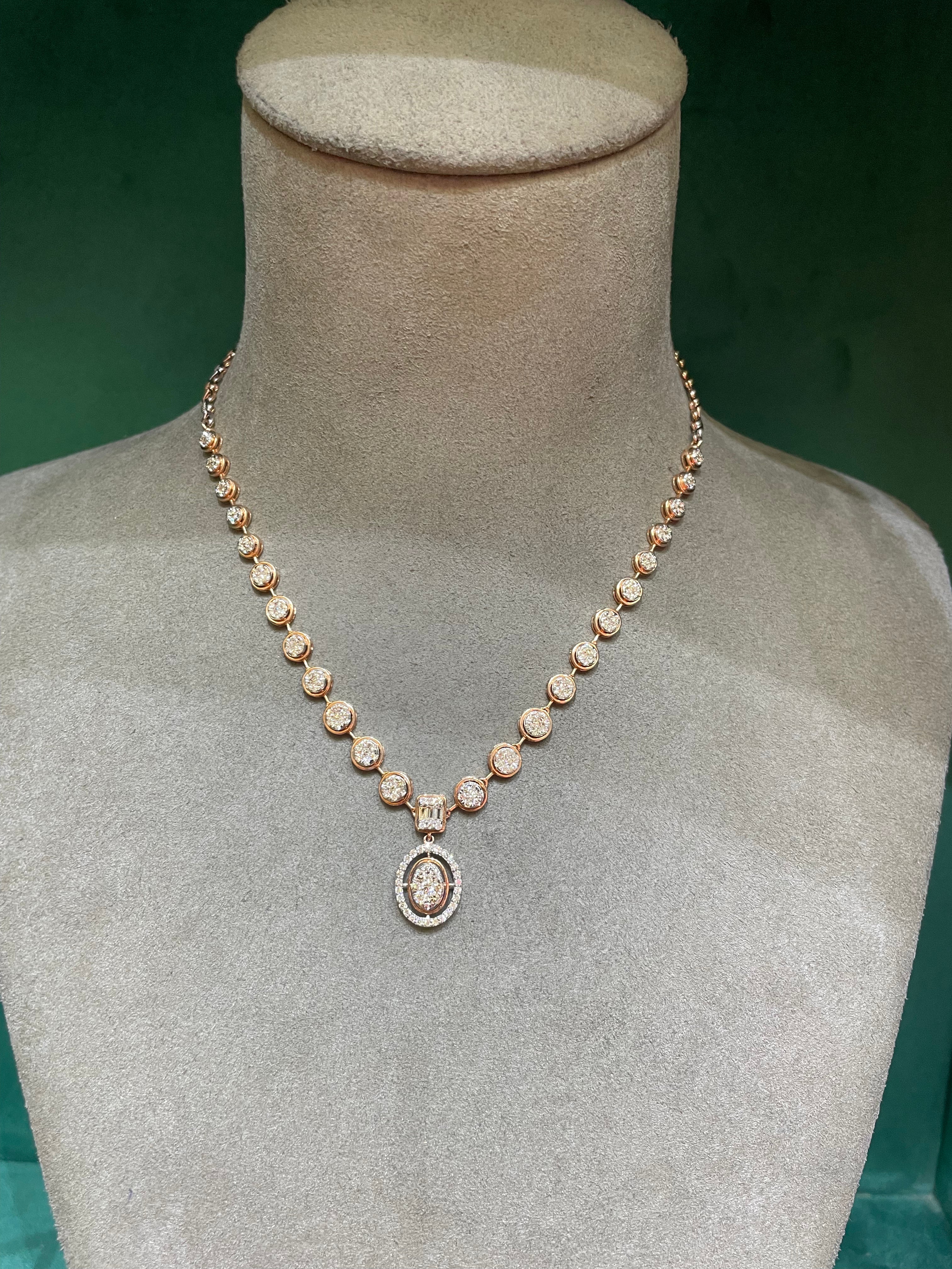 NIGHT IN THE TOWN NECKLACE