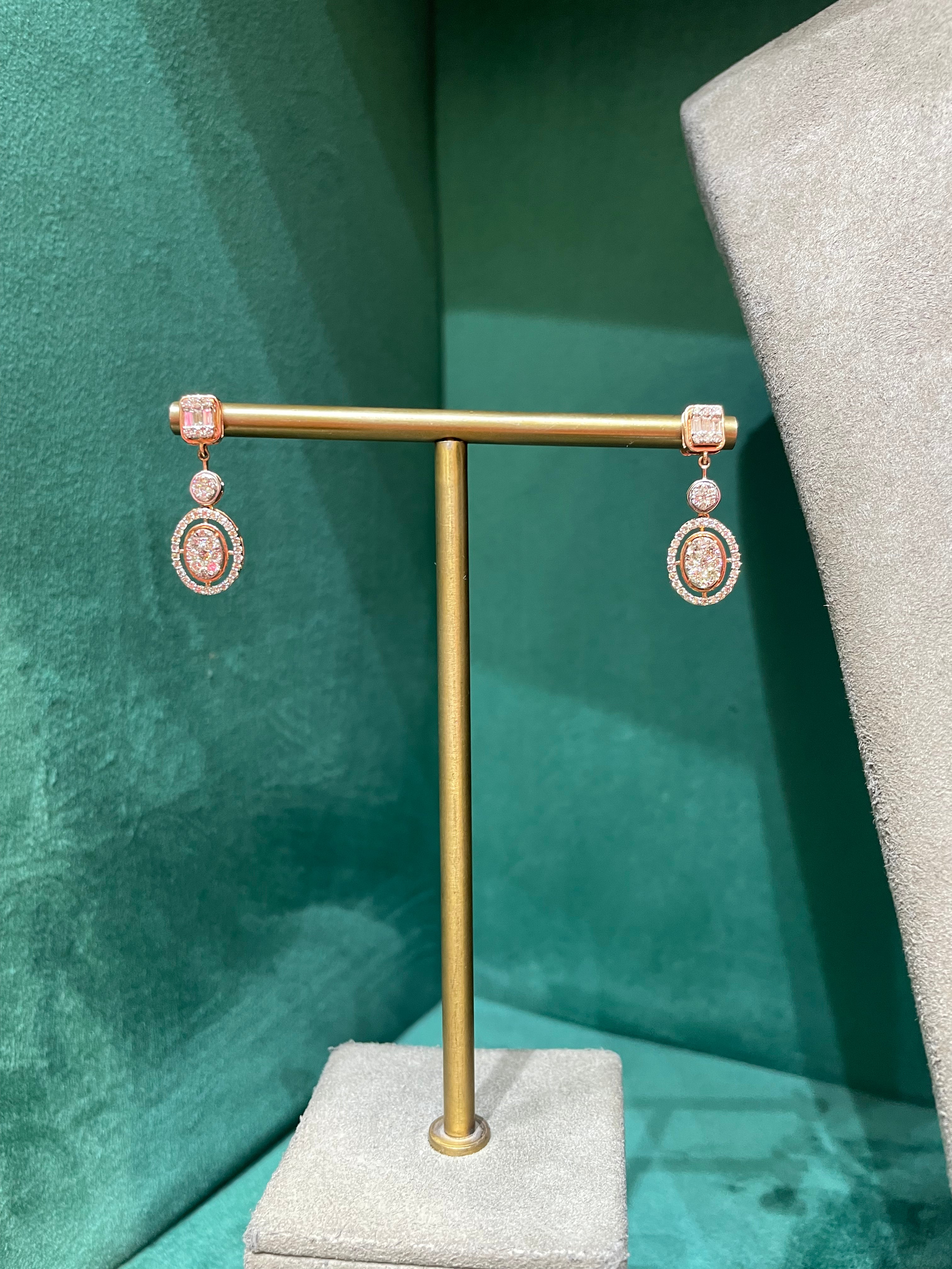 NIGHT IN THE TOWN NECKLACE