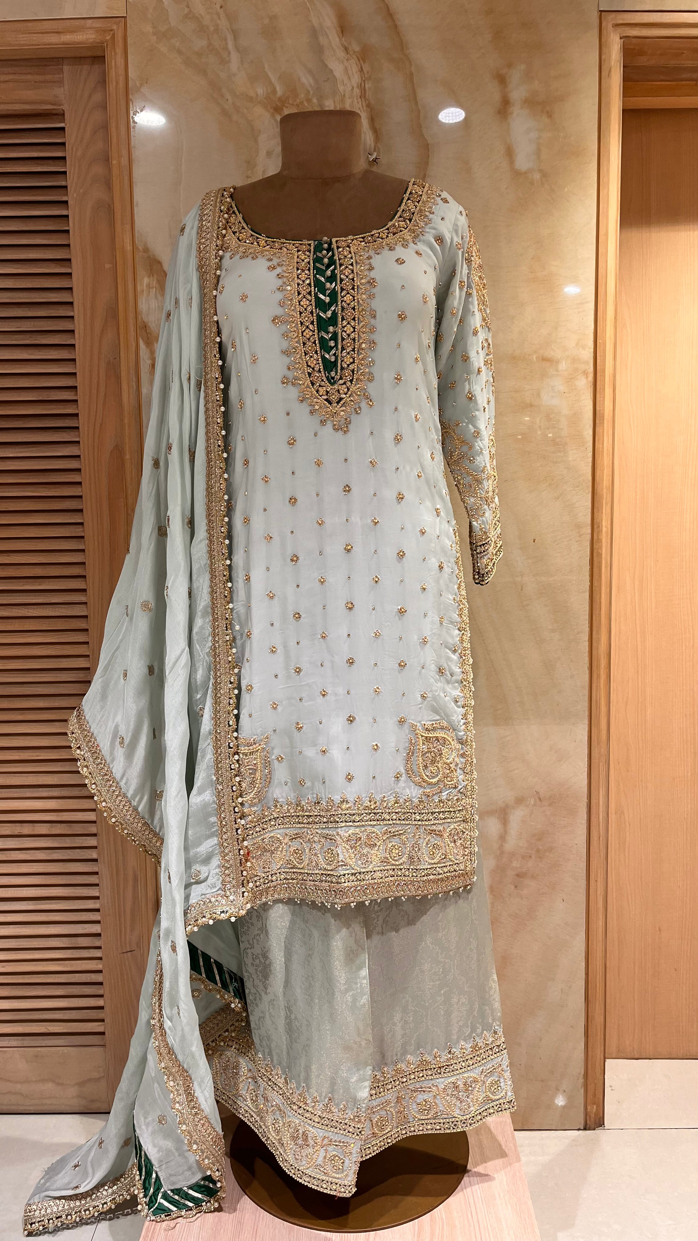 ELEGANT DESIGNER READYMADE SUIT SET