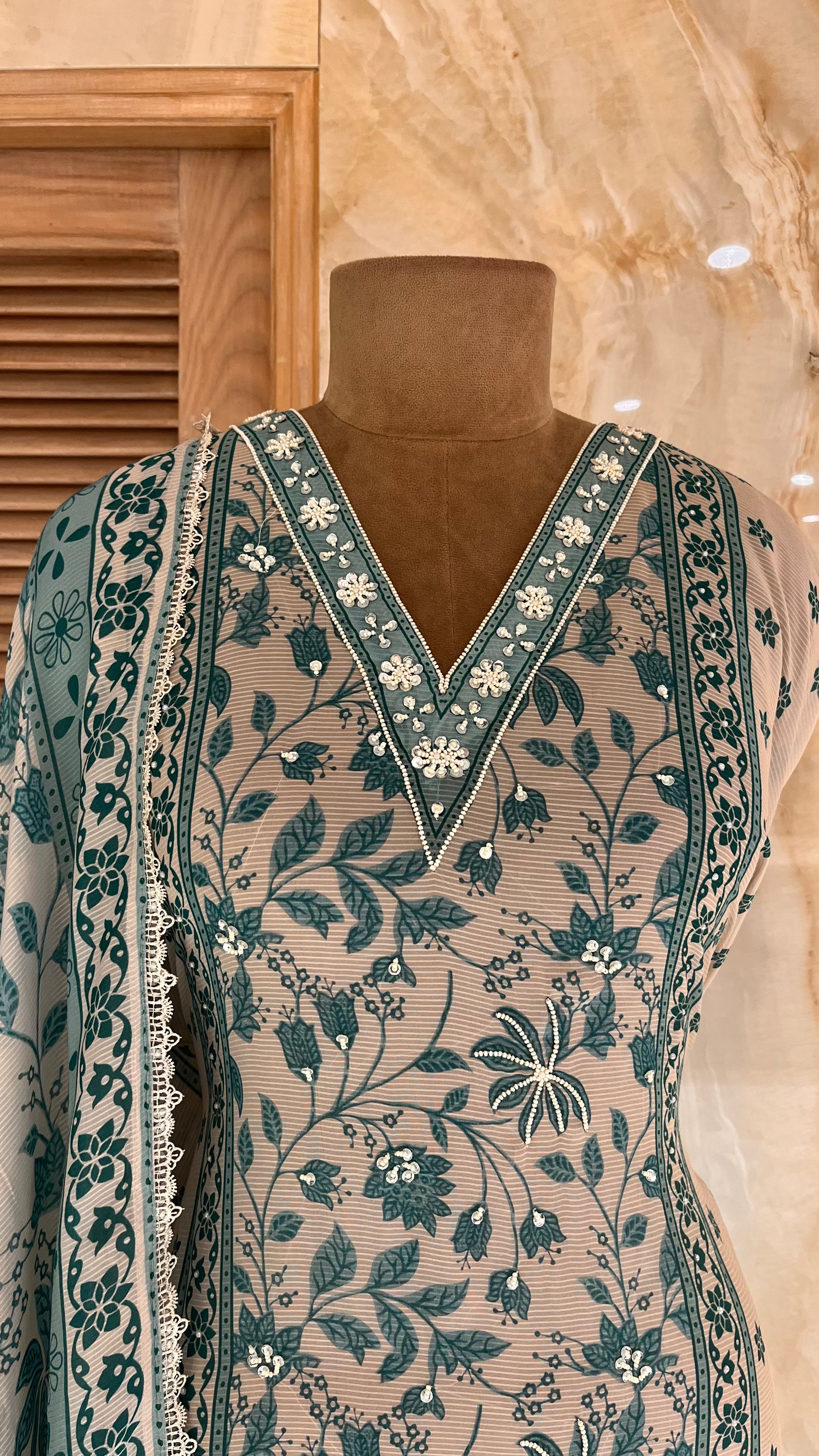 ELEGANT FLORAL PRINTED UNSTITCHED SUIT SET