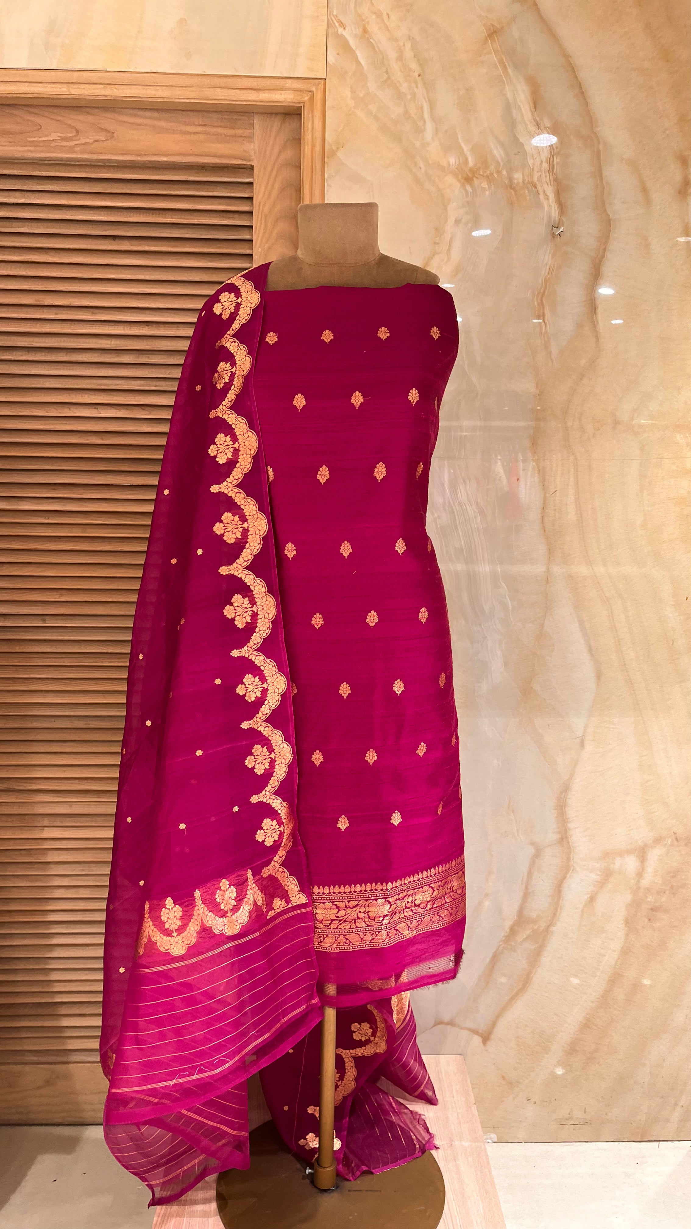 ELEGANT BANARASI UNSTITCHED SUIT SET