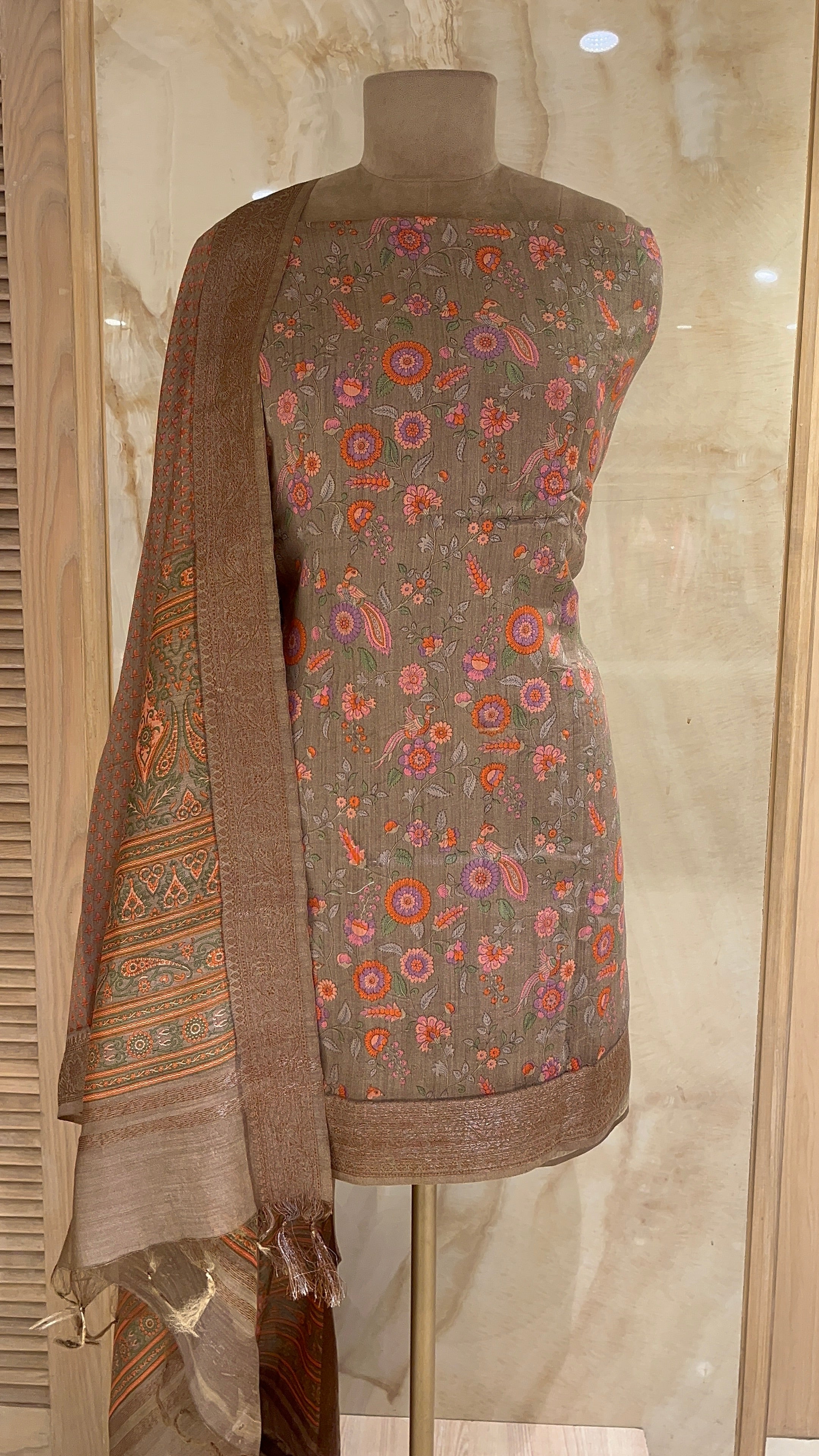 ELEGANT FLORAL PRINT UNSTITCHED SUIT SET