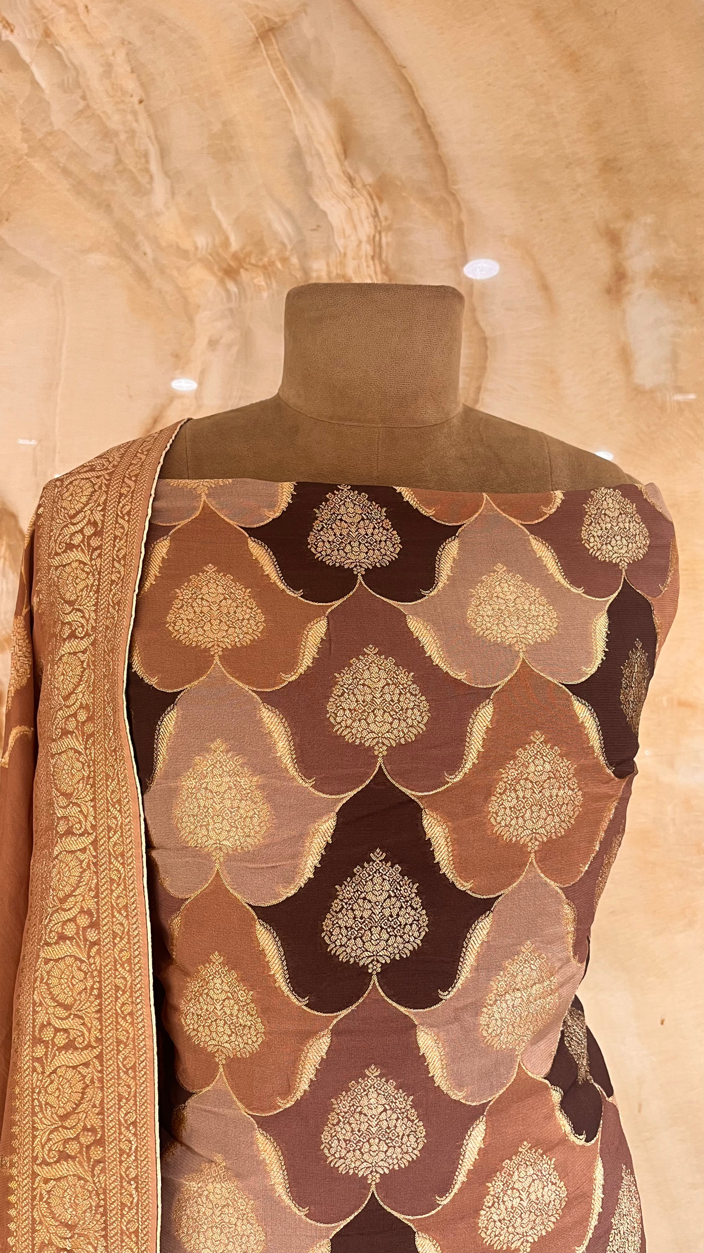 STYLISH PRINTED UNSTITCHED SUIT SET