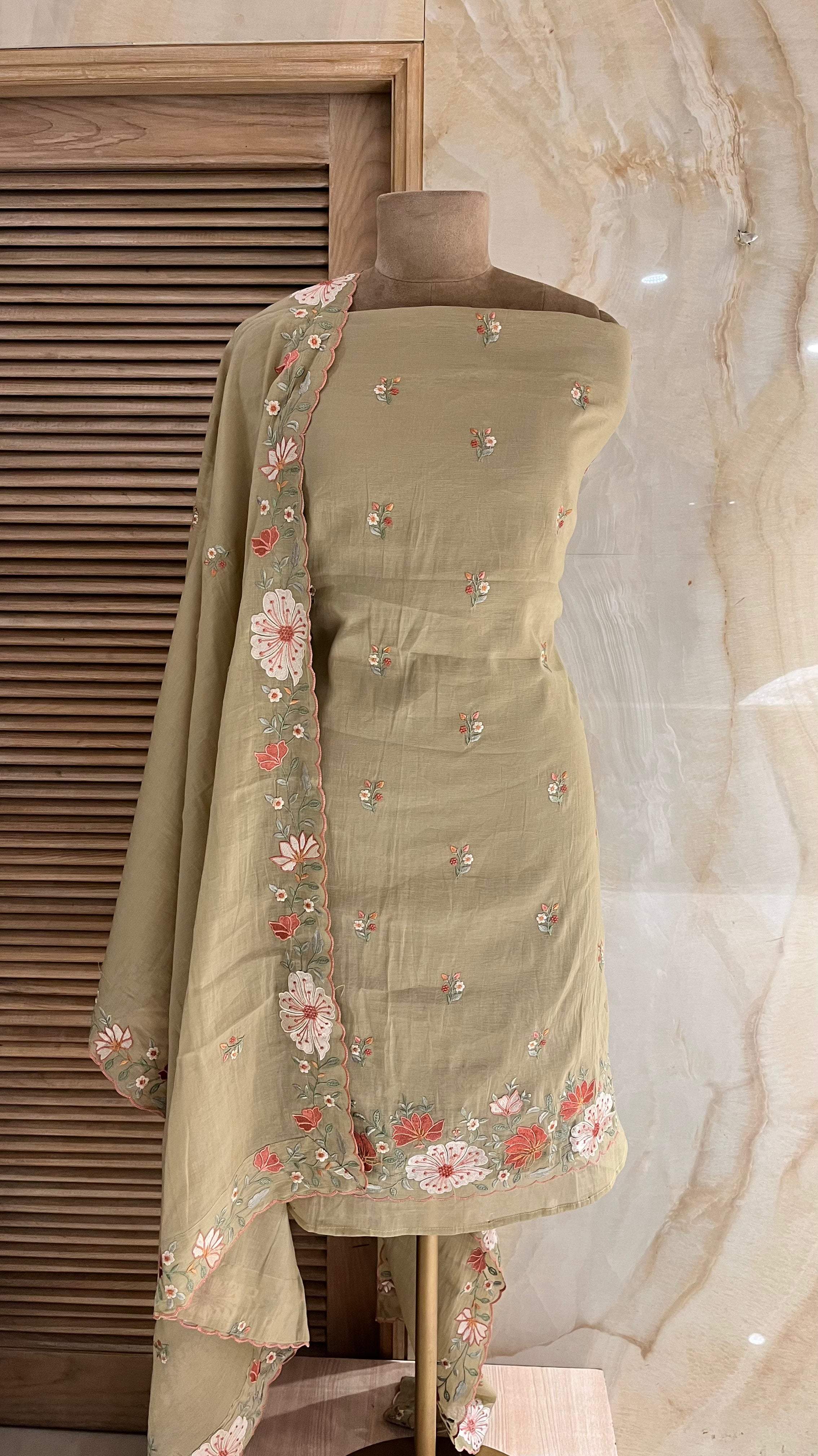 ELEGANT DESIGNER UNSTITCHED SUIT SET