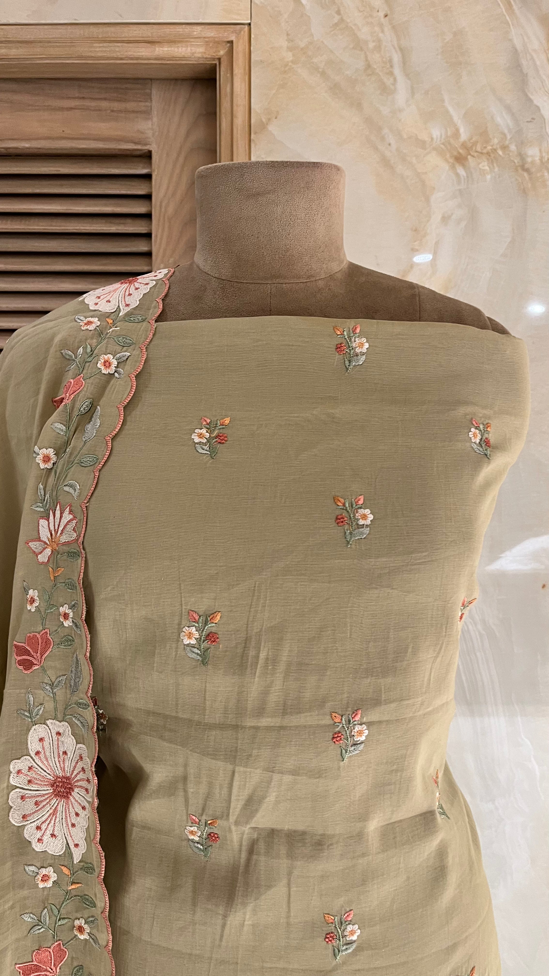 ELEGANT DESIGNER UNSTITCHED SUIT SET