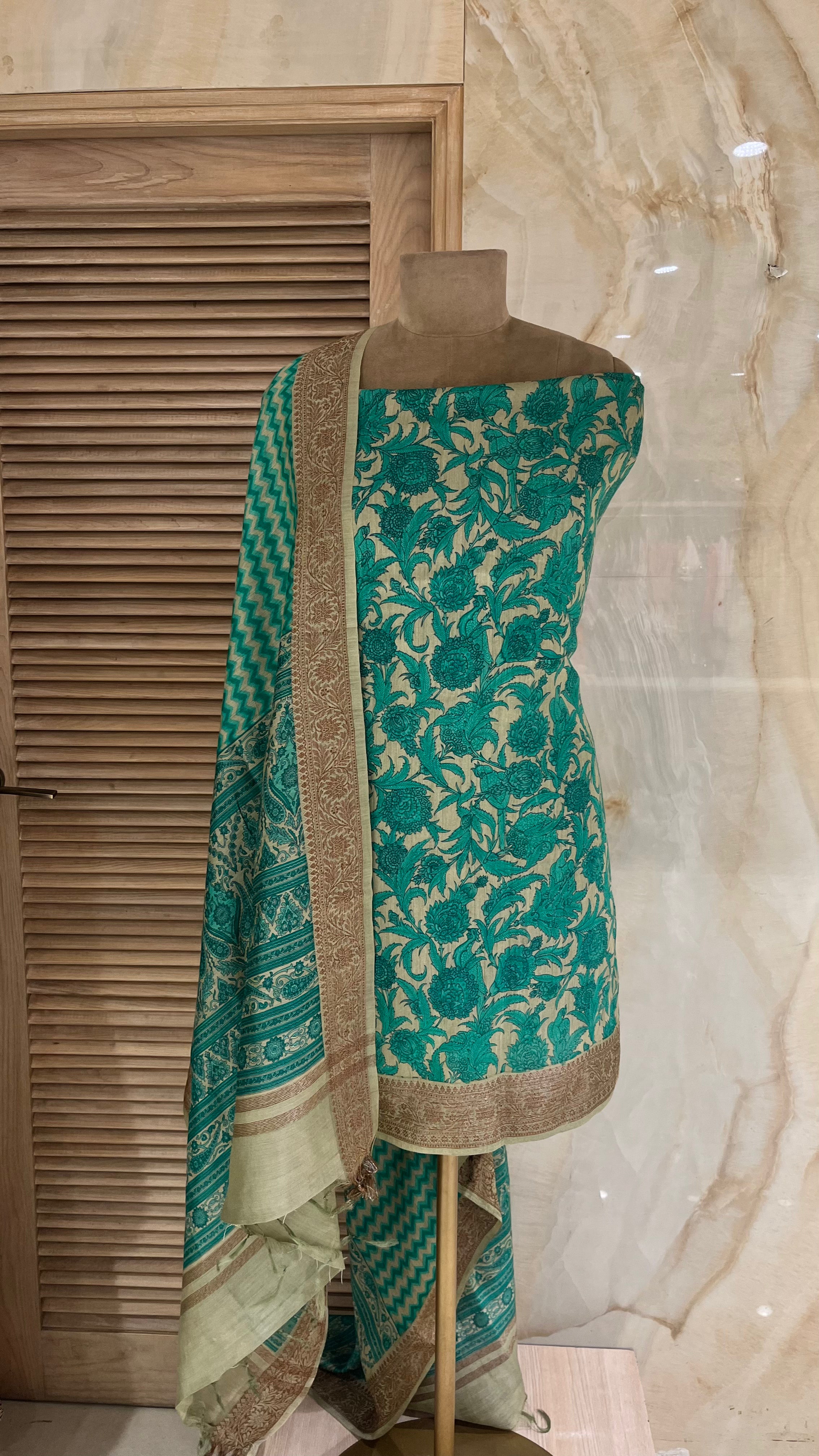 ELEGANT DESIGNER UNSTITCHED SUIT SET