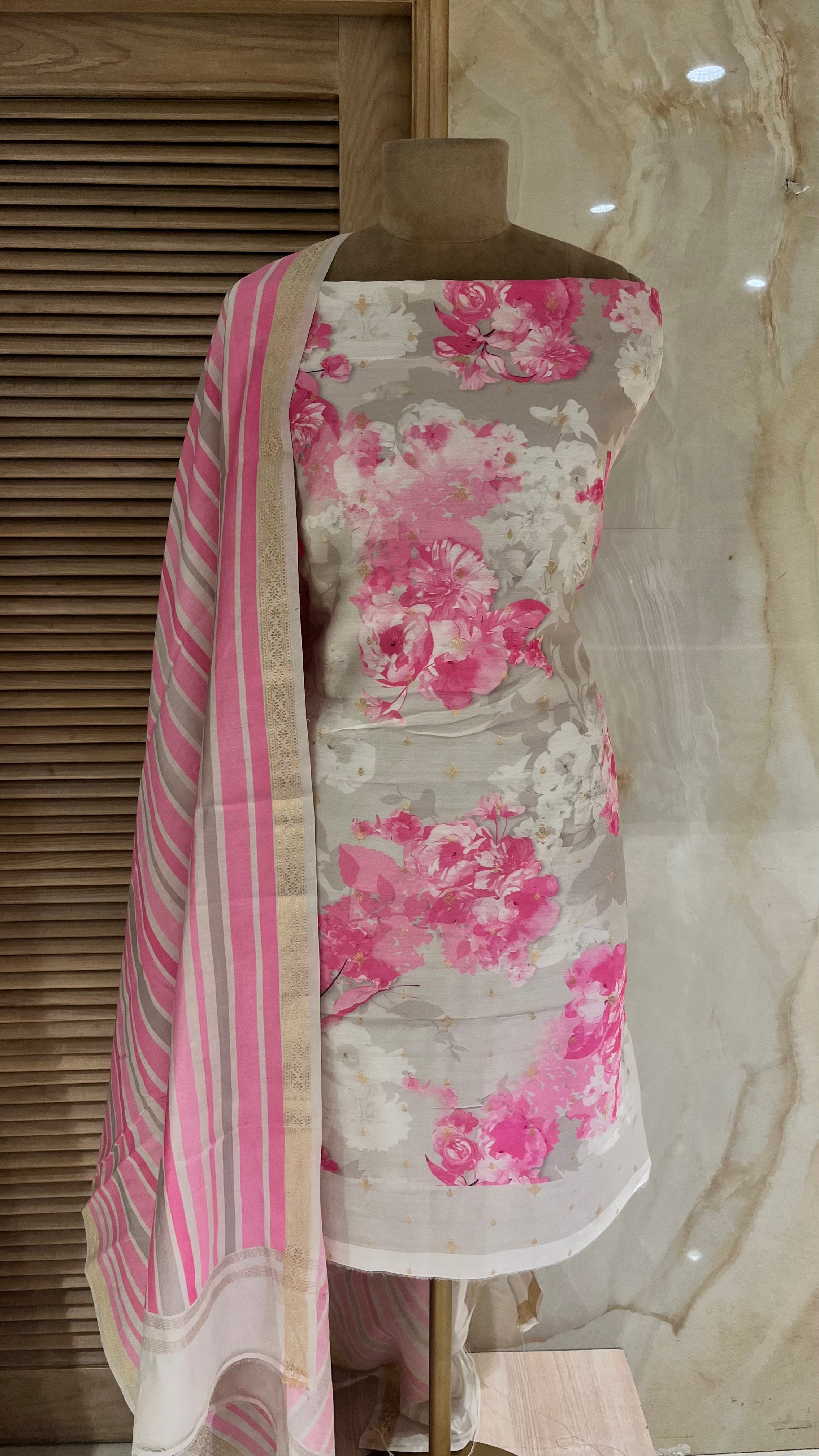 CLASSIC ETHNIC UNSTITCHED SUIT SET