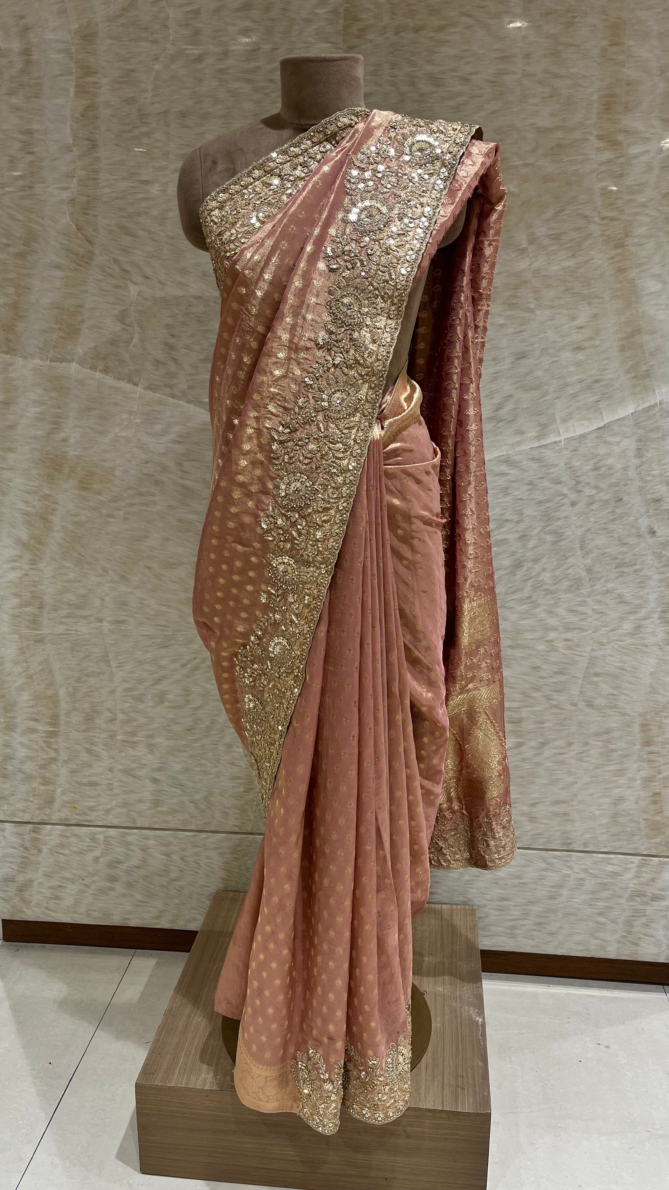ELEGANT DESIGNER SAREE SET