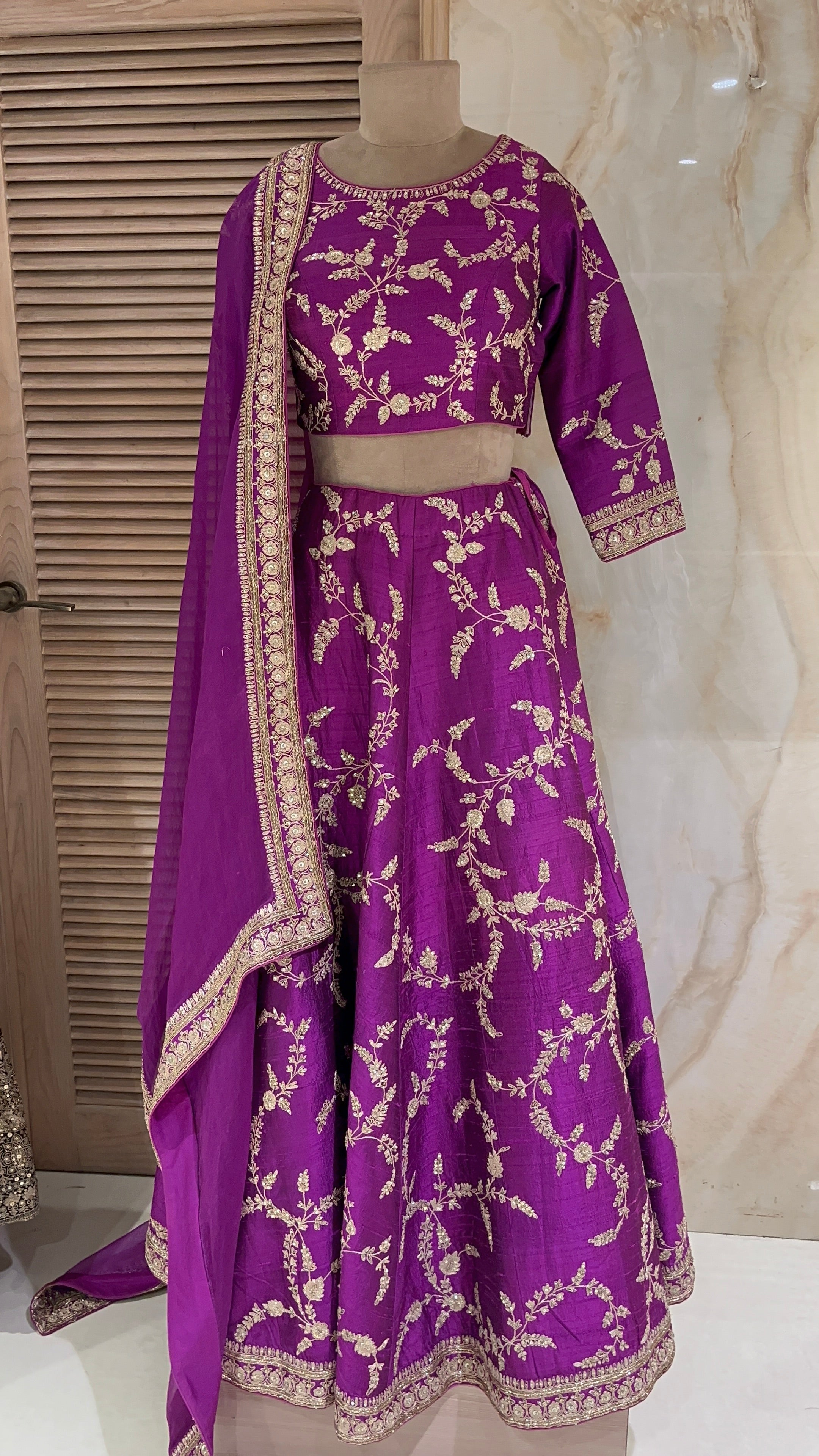 LUXURIOUS DESIGNER LEHENGA SET