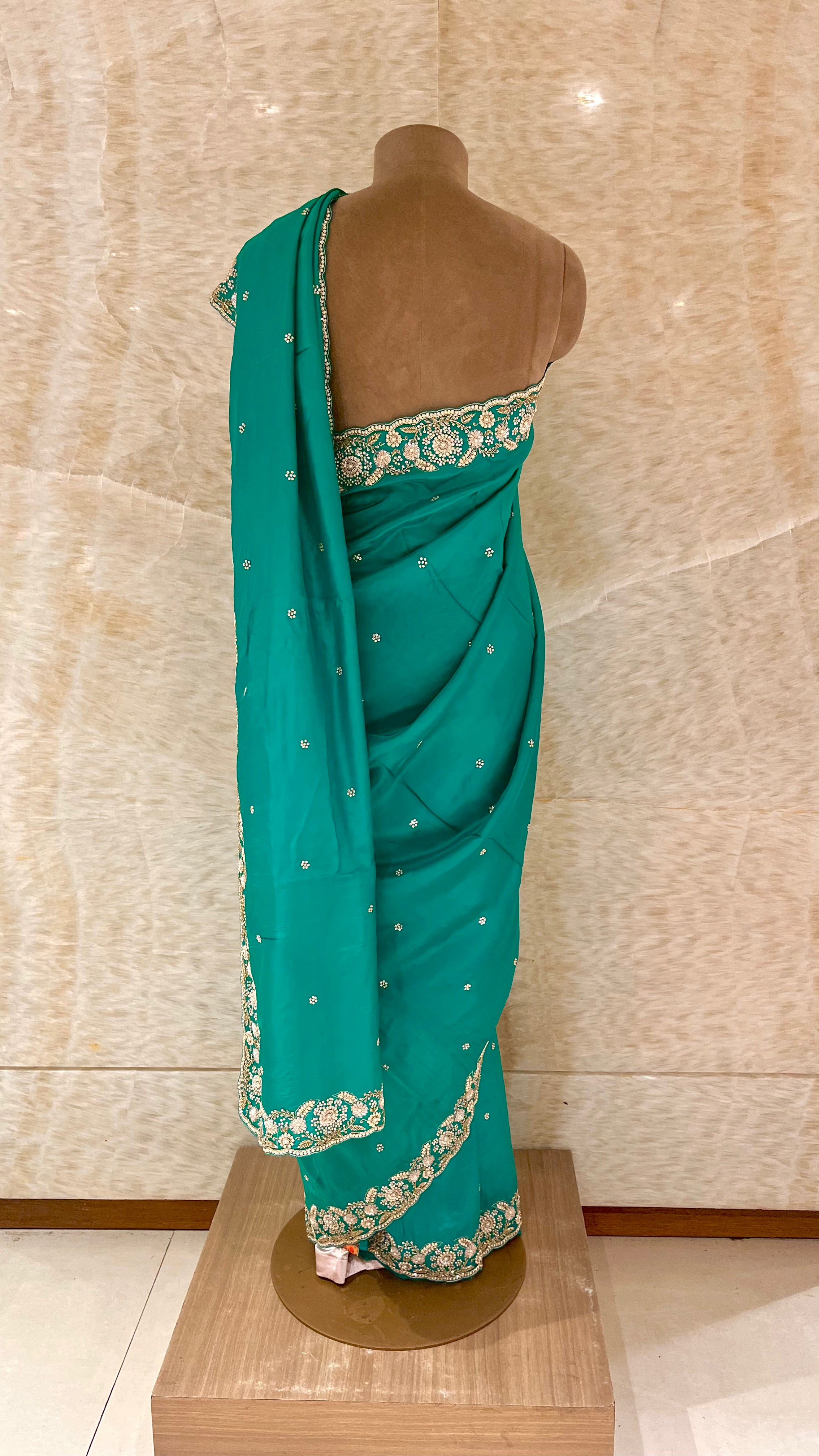 ELEGANT EMBROIDERED SAREE FOR FESTIVE & PARTY WEAR