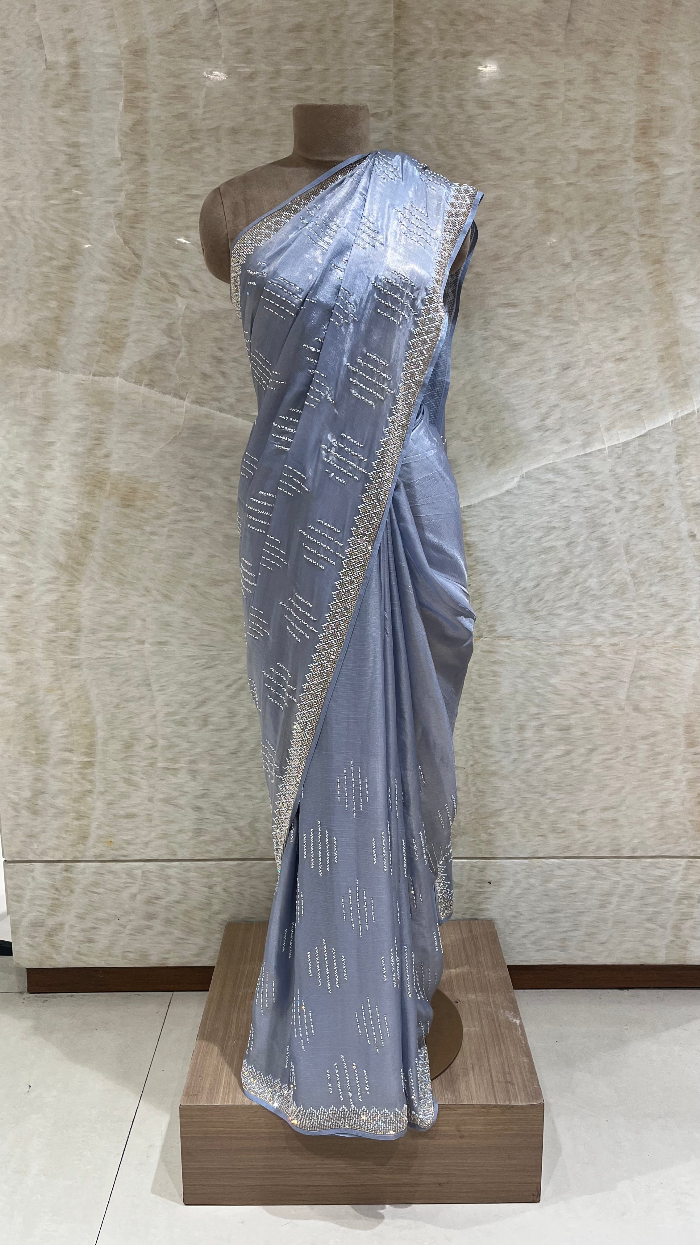 BEAUTIFUL EMBROIDERED SAREE WITH ELEGANT TRADITIONAL WORK