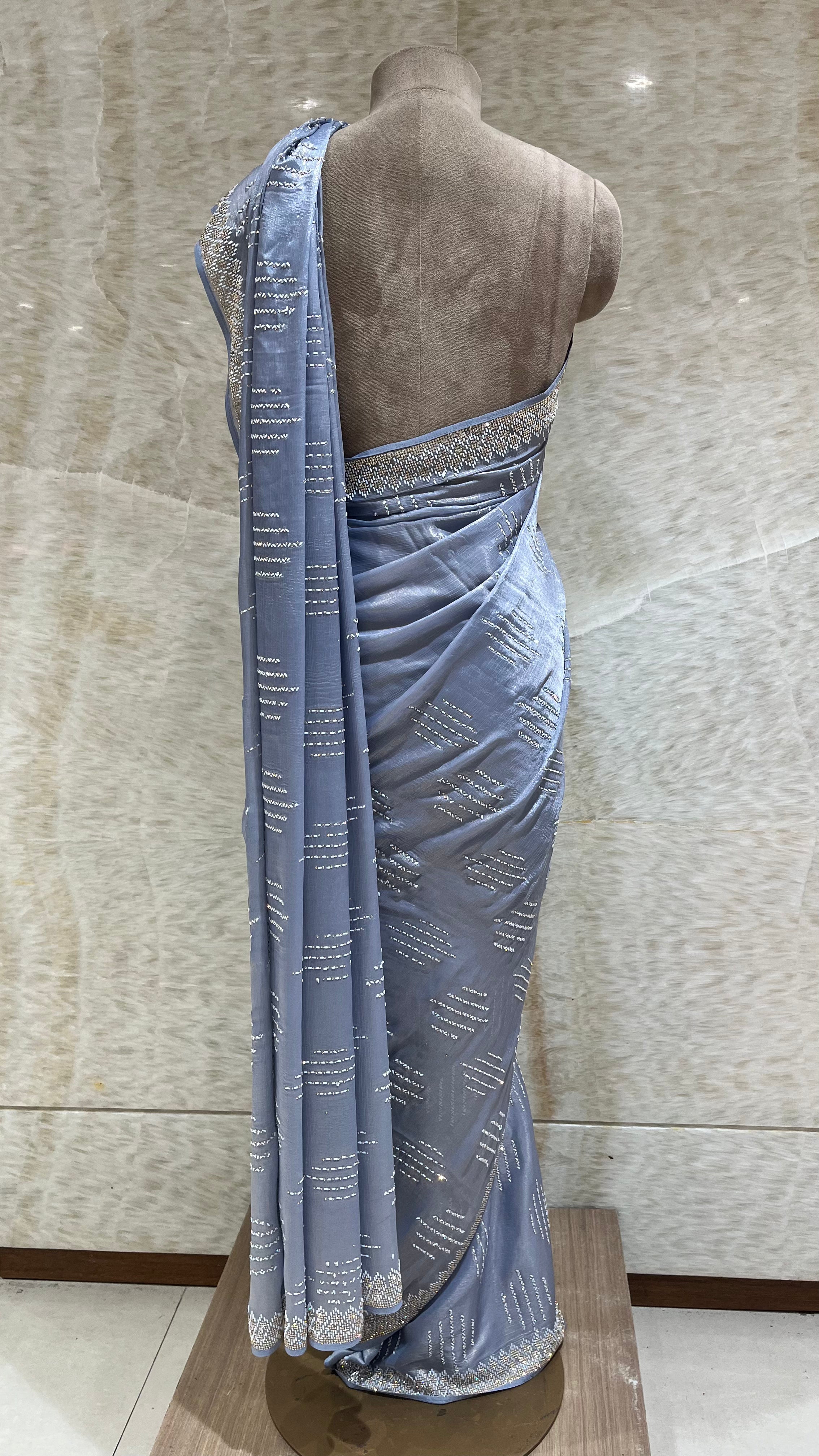 BEAUTIFUL EMBROIDERED SAREE WITH ELEGANT TRADITIONAL WORK