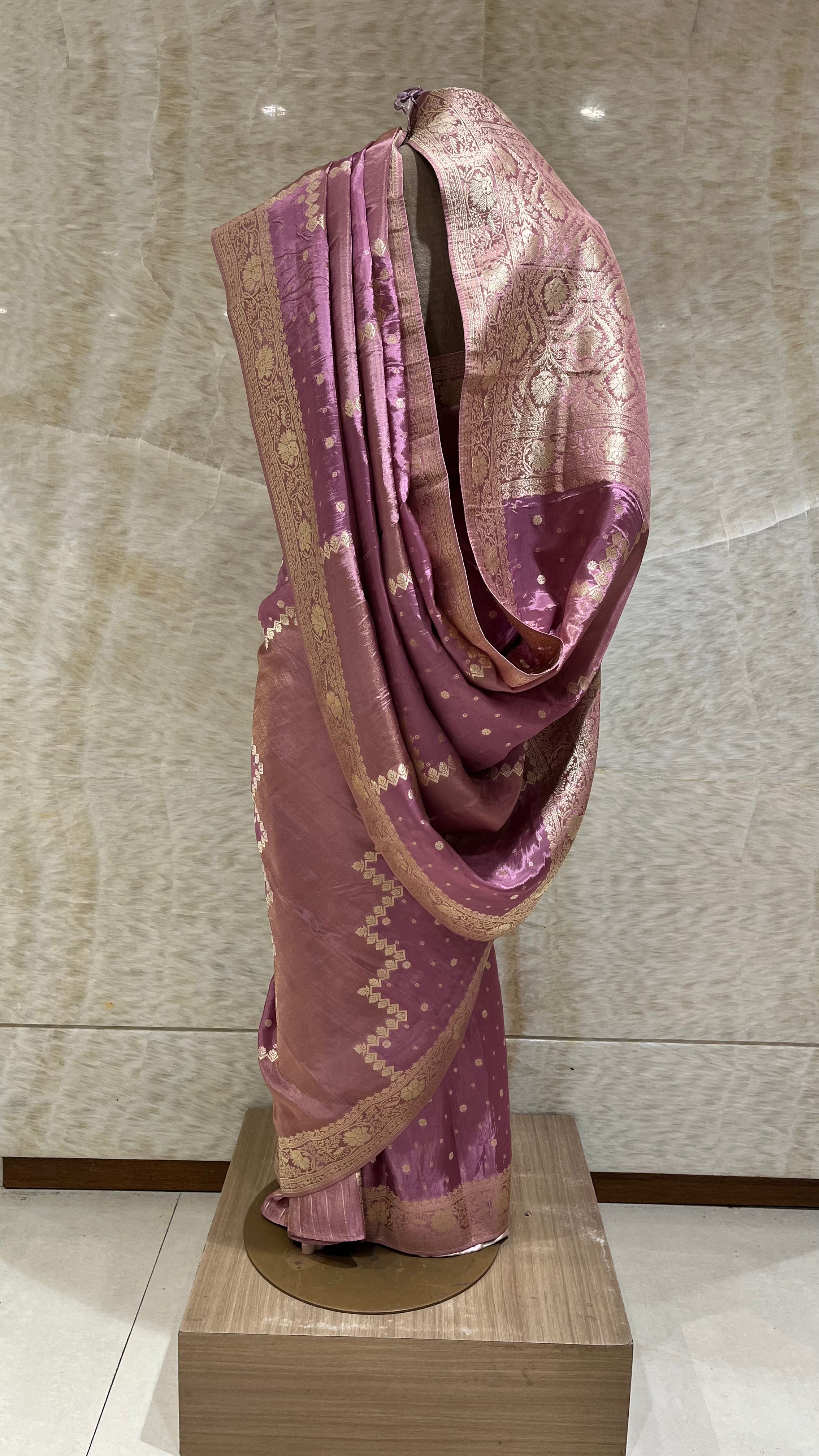 BANARASI SAREE WITH RICH ZARI WOVEN DESIGN
