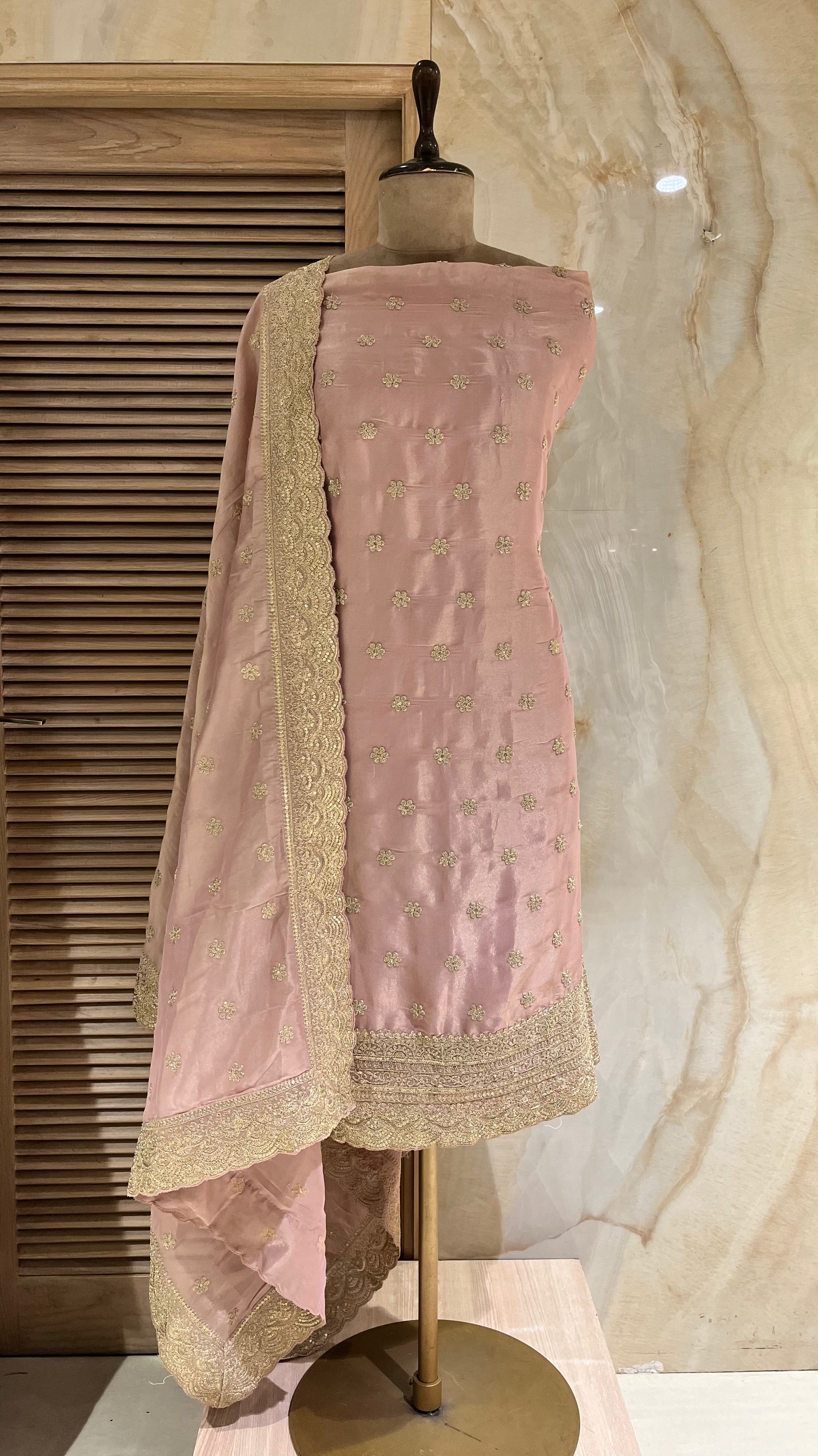 ELEGANT EMBROIDERED UNSTITCHED SUIT SET FOR WOMEN