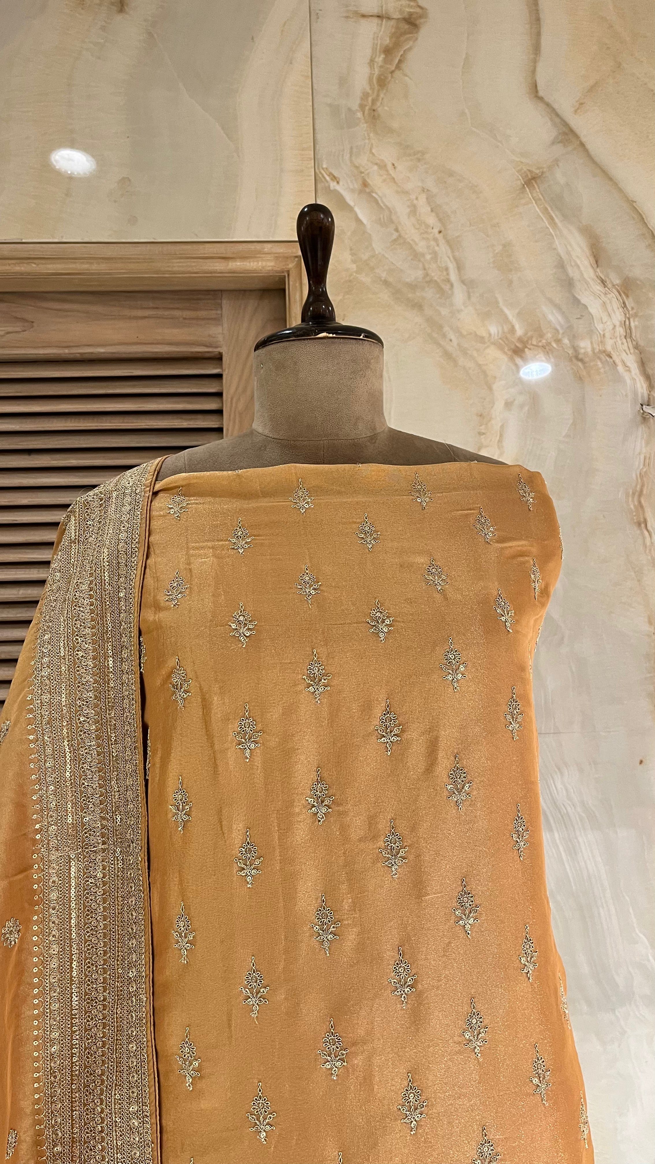 STYLISH EMBROIDERED UNSTITCHED SUIT SET FOR WOMEN