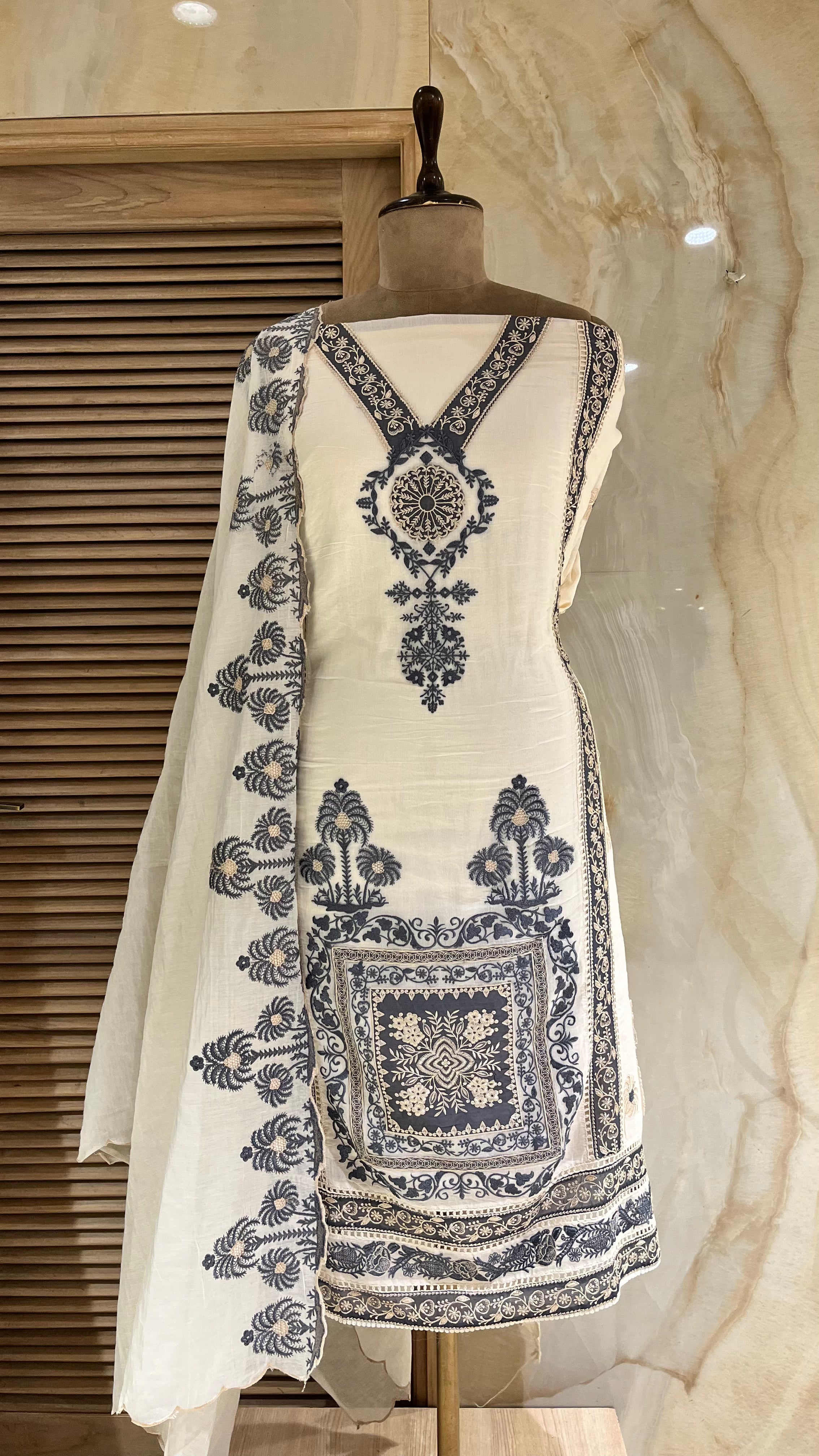 ELEGANT COTTON UNSTITCHED SUIT SET