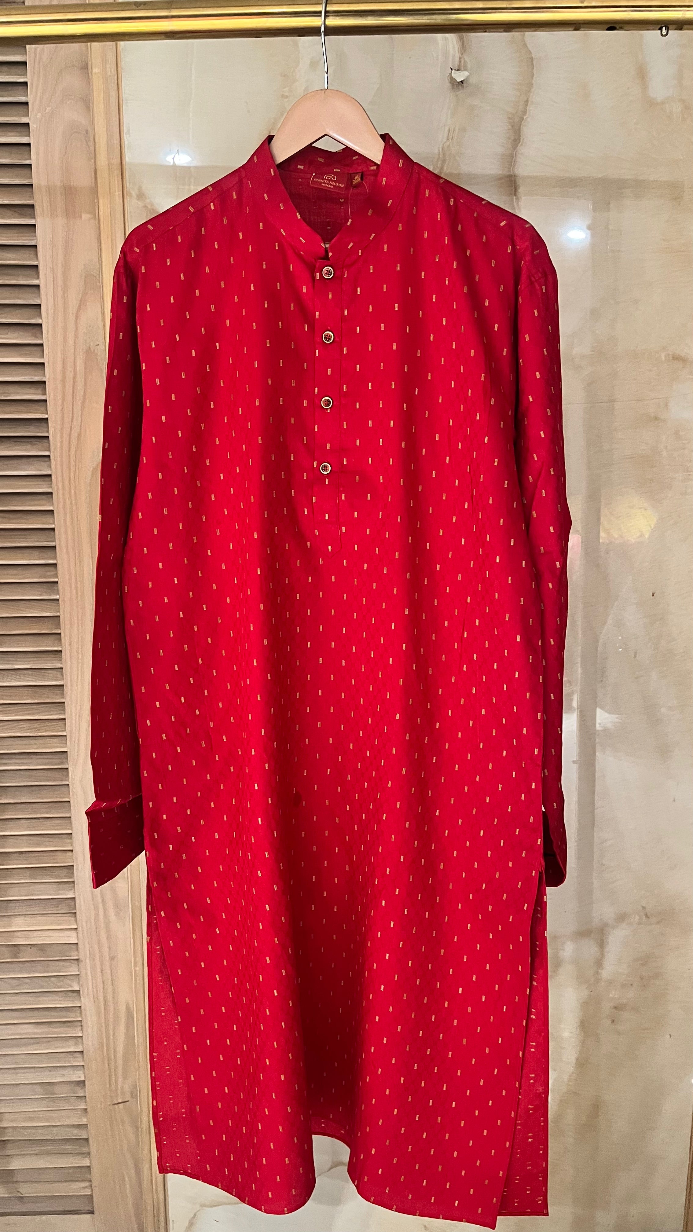 ELEGANT MEN'S KURTA PAJAMA SET