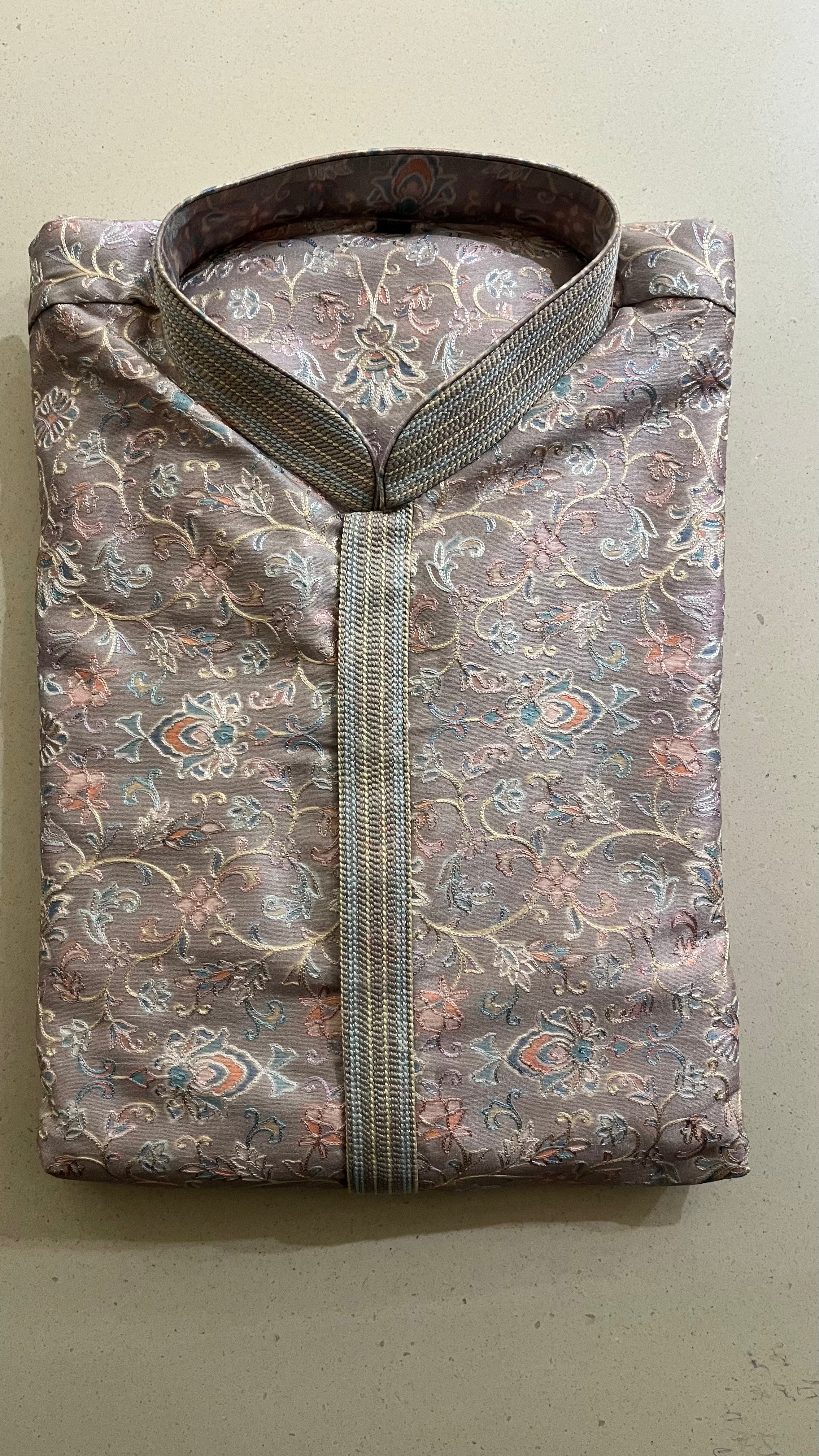 CLASSIC MEN'S ETHNIC KURTA PAJAMA SET