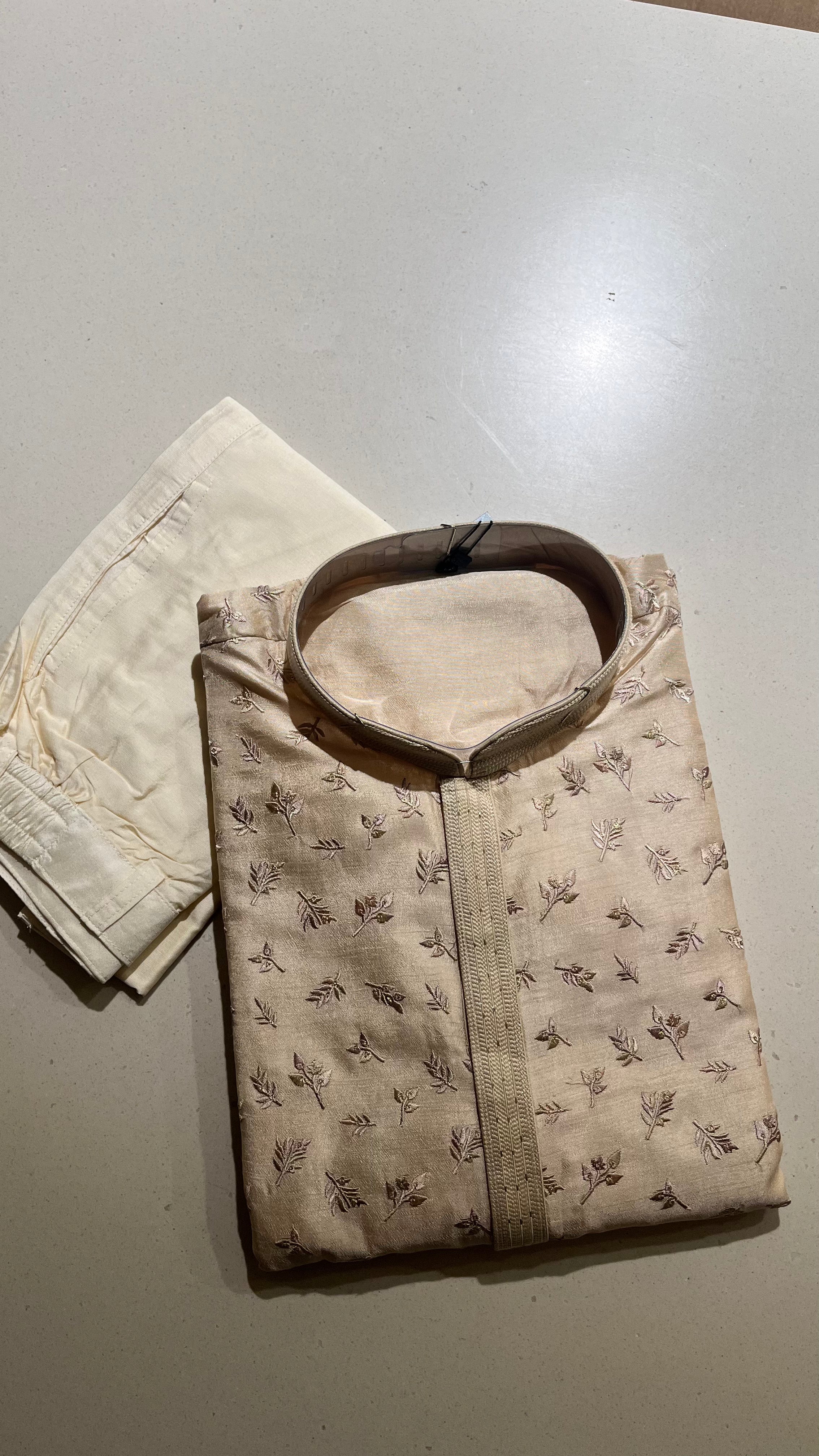 TRADITIONAL MEN'S DESIGNER KURTA PAJAMA SET