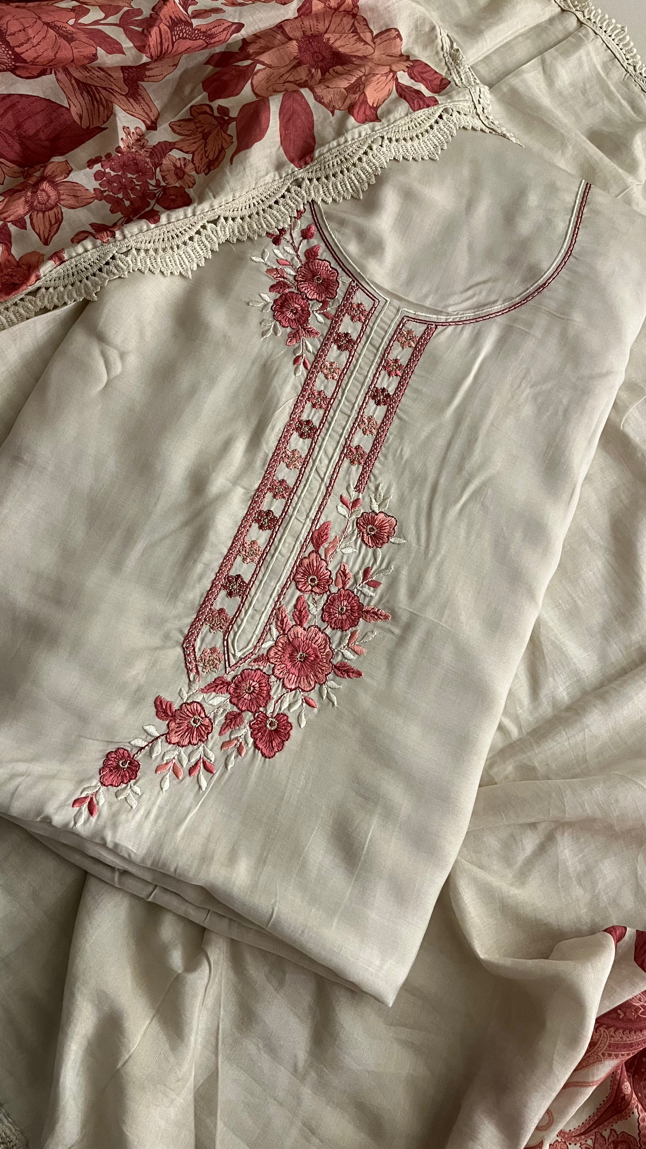 STYLISH PRINTED UNSTITCHED SUIT