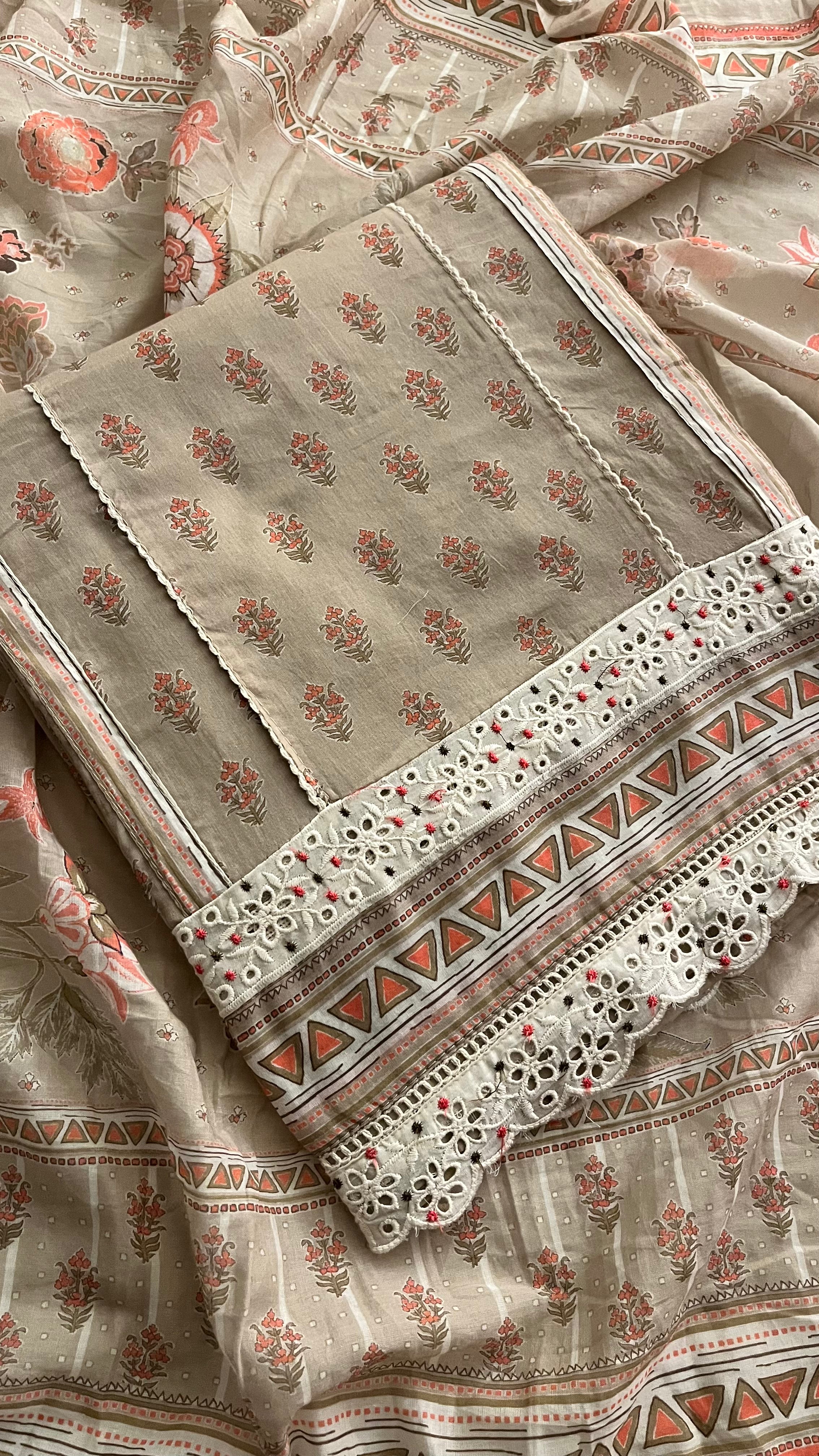 ELEGANT PRINTED UNSTITCHED SUIT SET