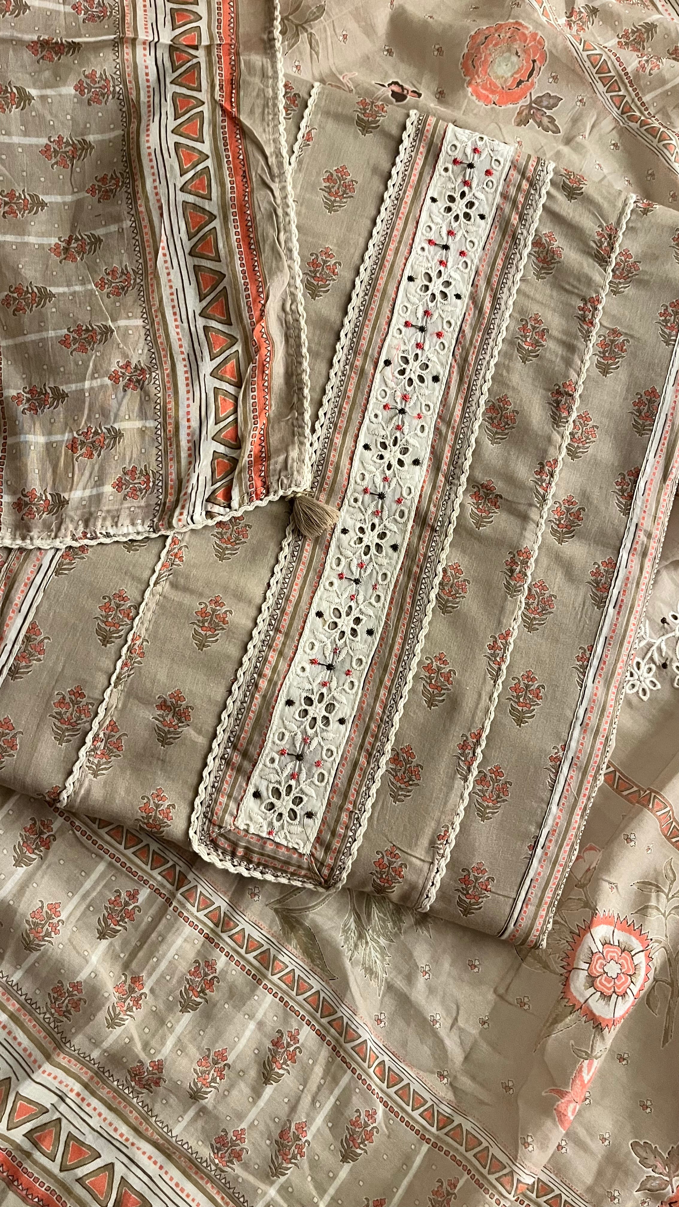 ELEGANT PRINTED UNSTITCHED SUIT SET