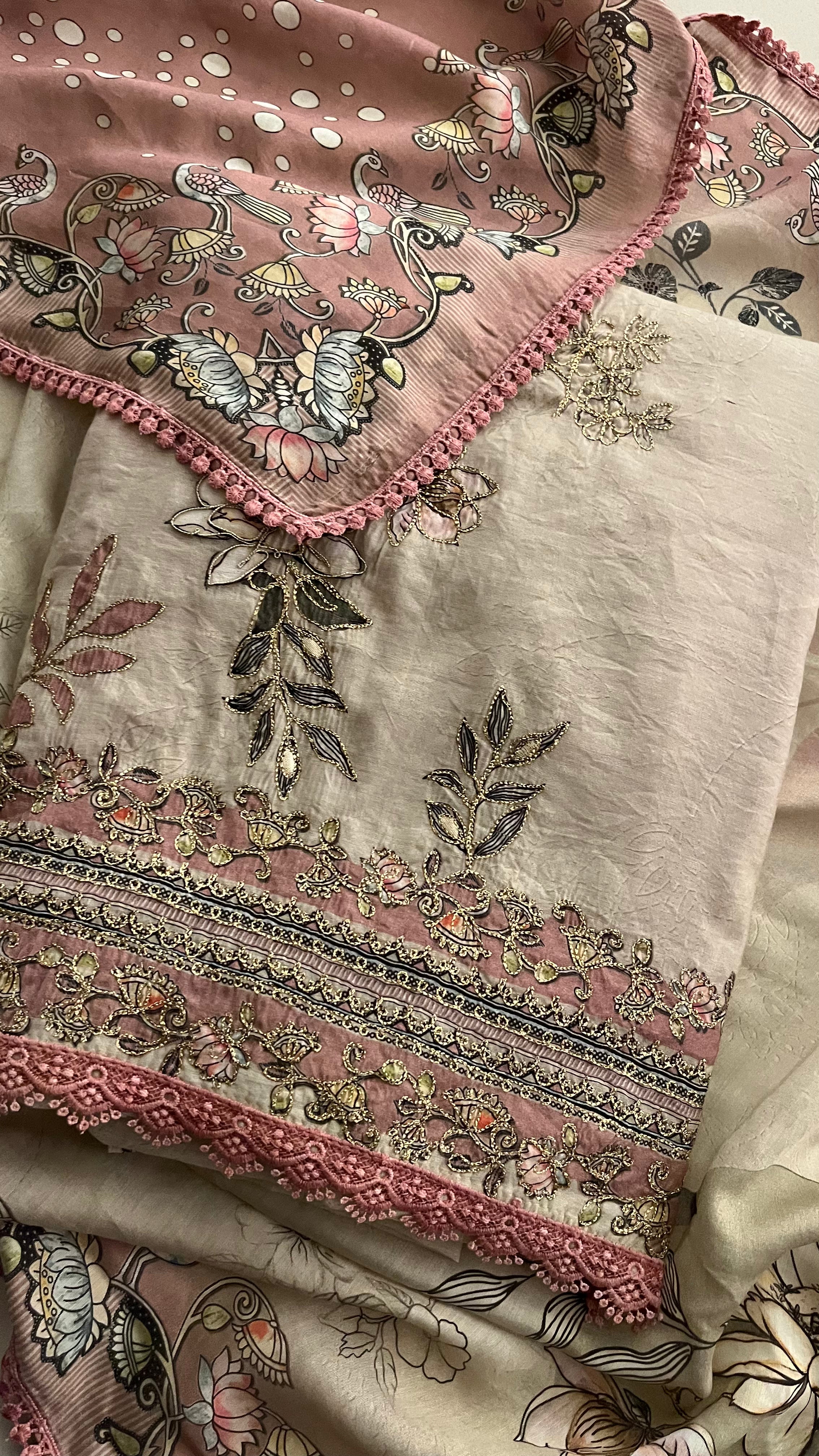 ELEGANT UNSTITCHED EMBROIDERED SUIT SET