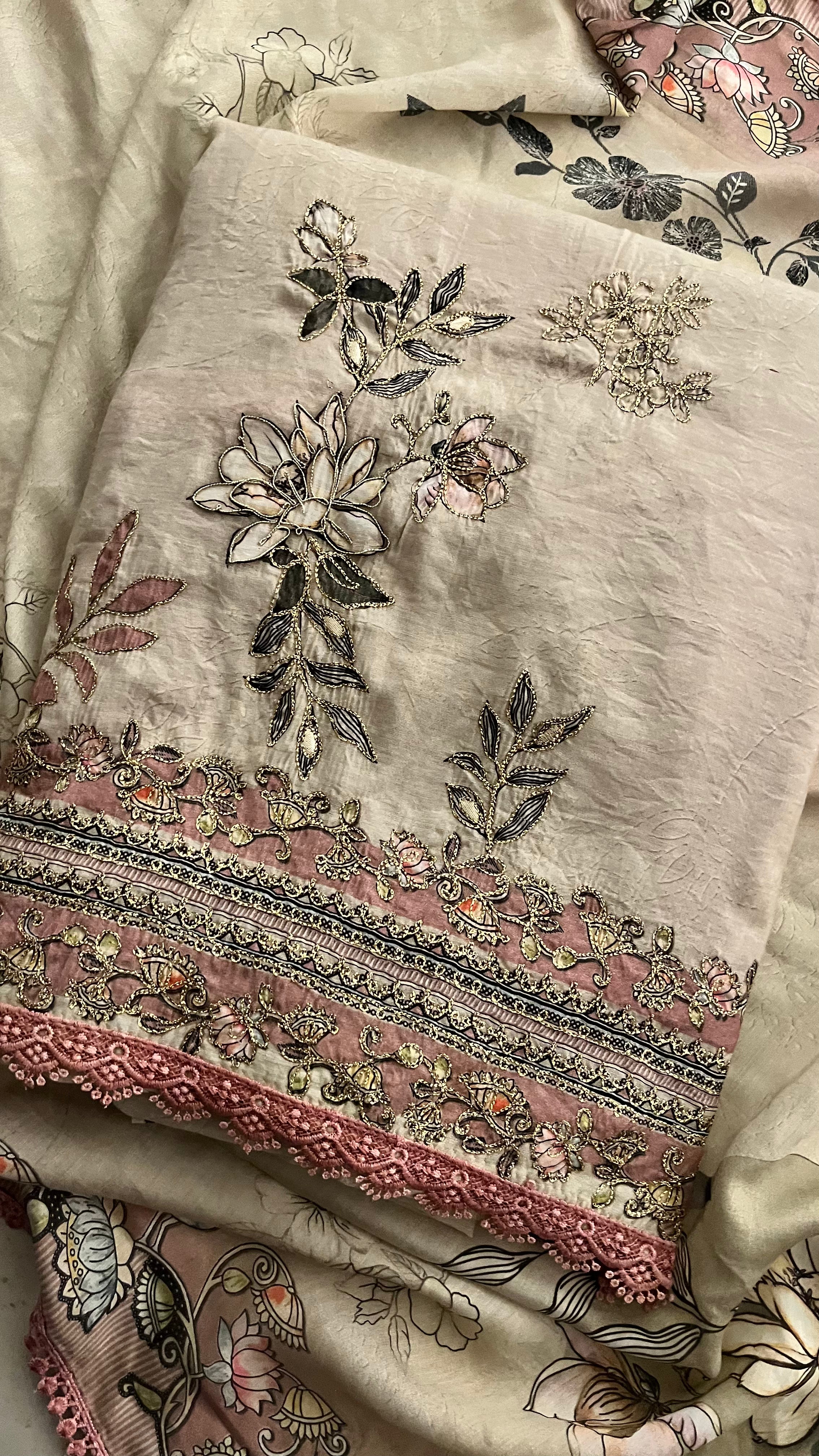 ELEGANT UNSTITCHED EMBROIDERED SUIT SET