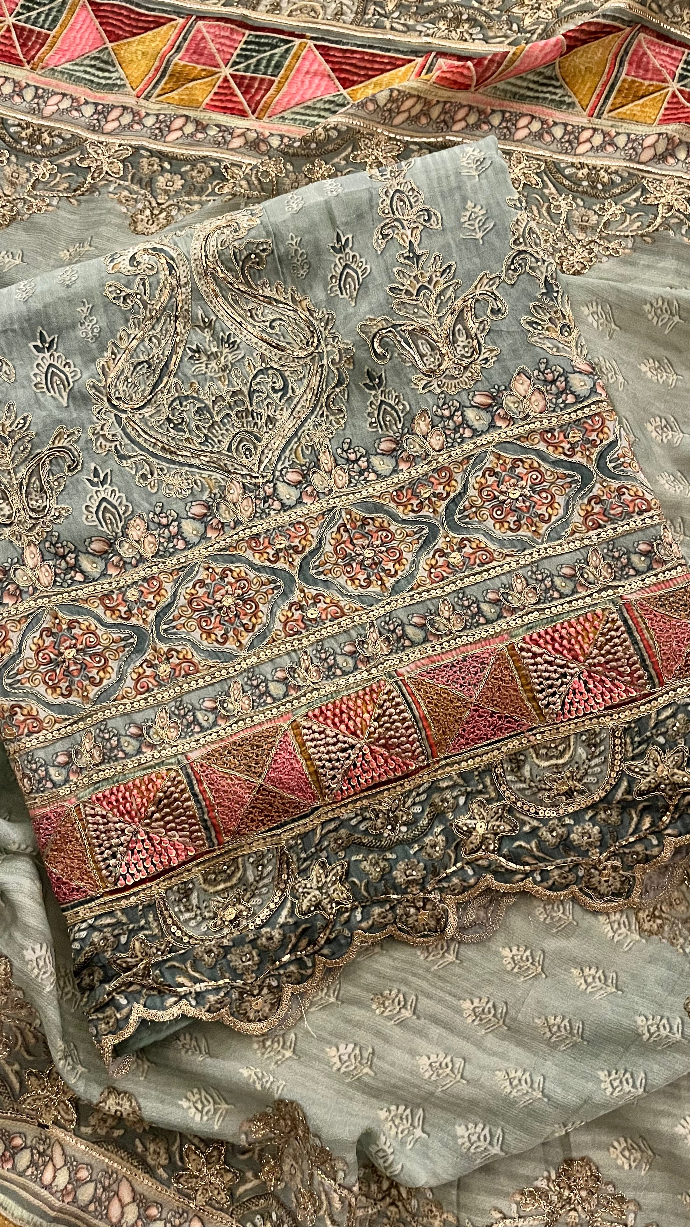 PREMIUM UNSTITCHED EMBROIDERED SUIT SET
