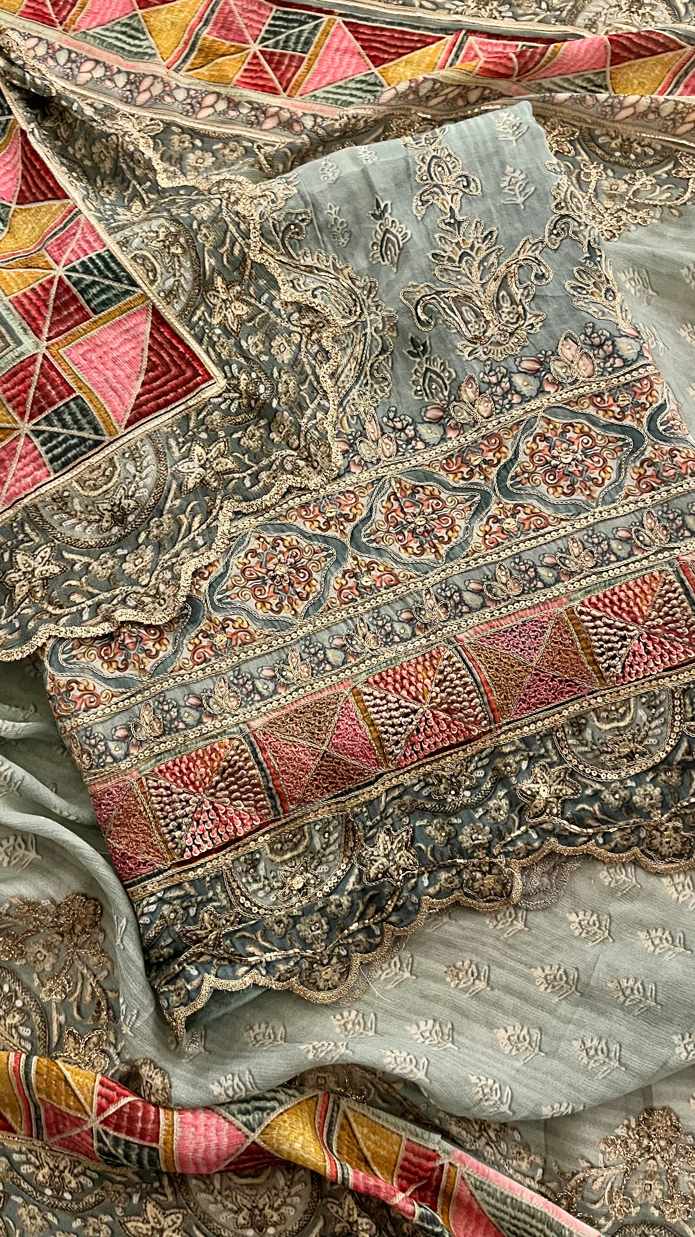 PREMIUM UNSTITCHED EMBROIDERED SUIT SET
