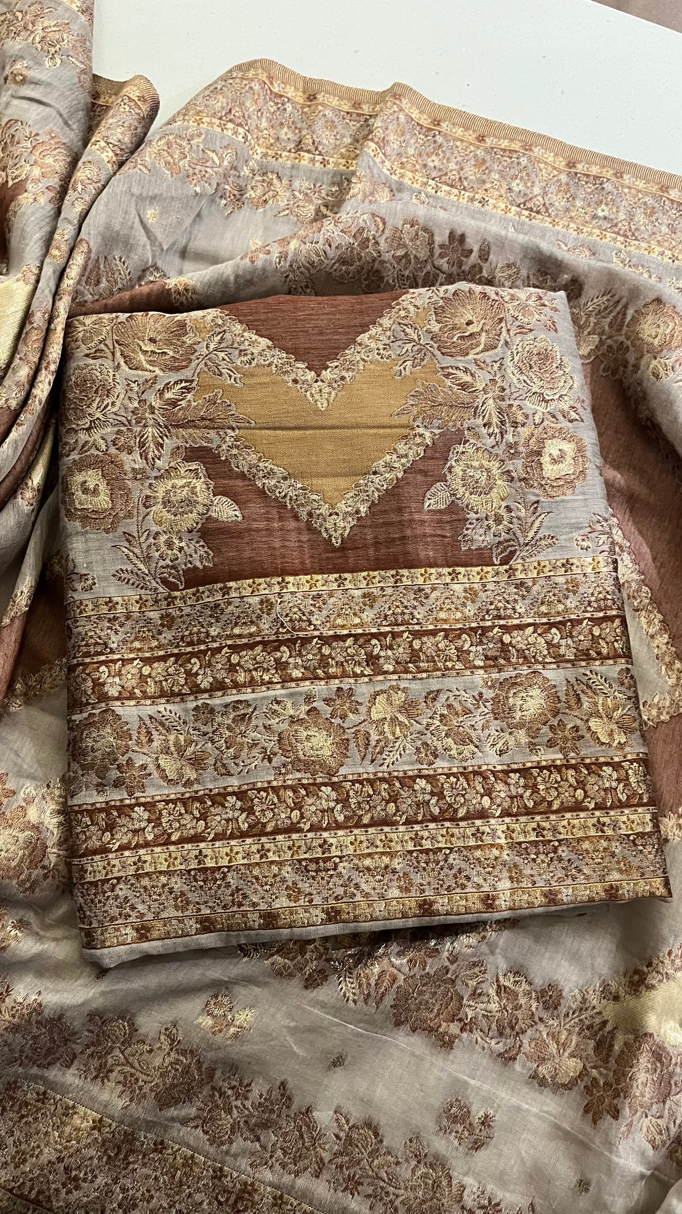 PREMIUM JACQUARD PRINTED UNSTITCHED SUIT SET