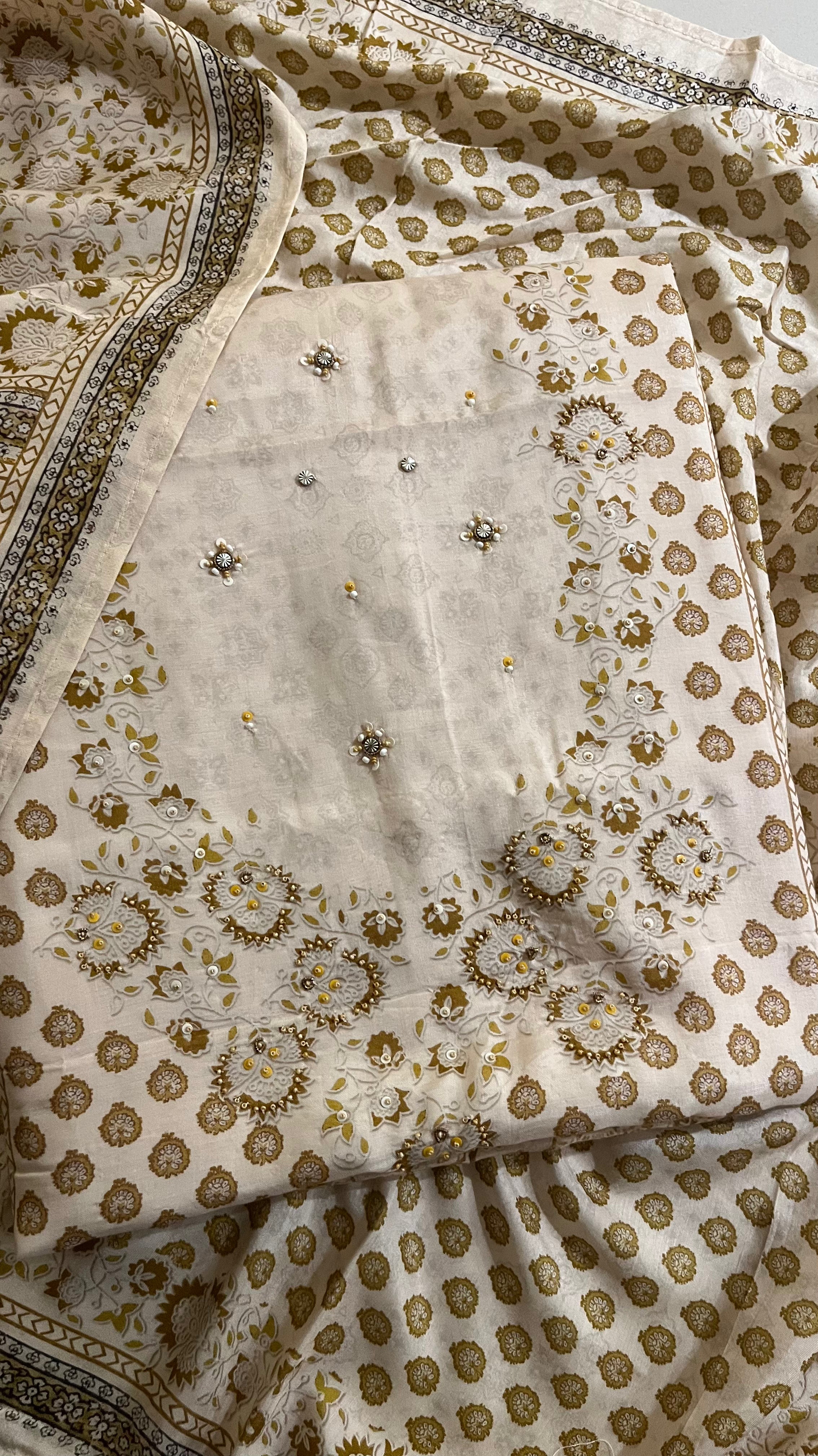 ELEGANT BLOCK PRINTED IVORY SUIT SET