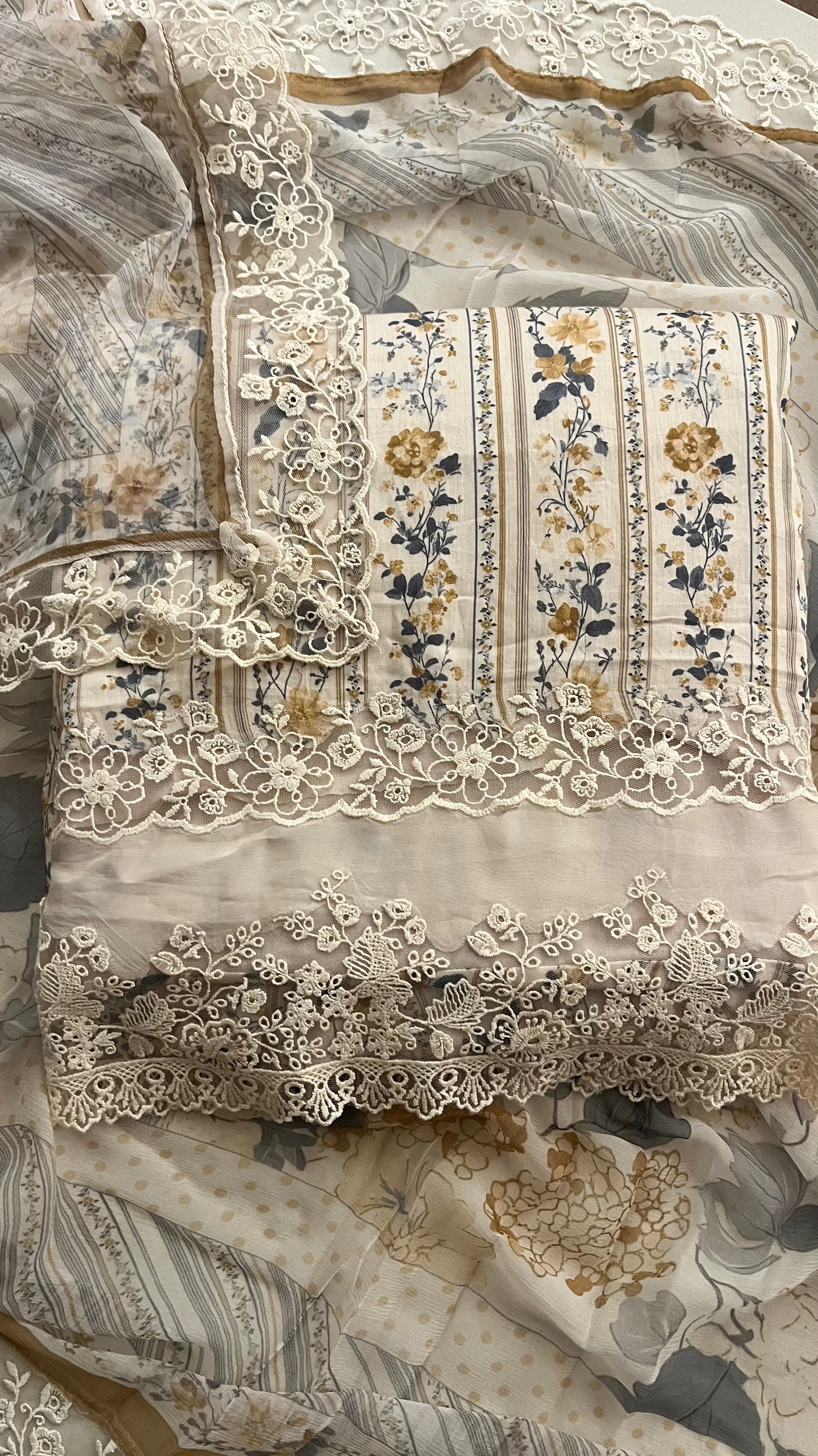 UNSTITCHED EMBROIDERED SUIT SET