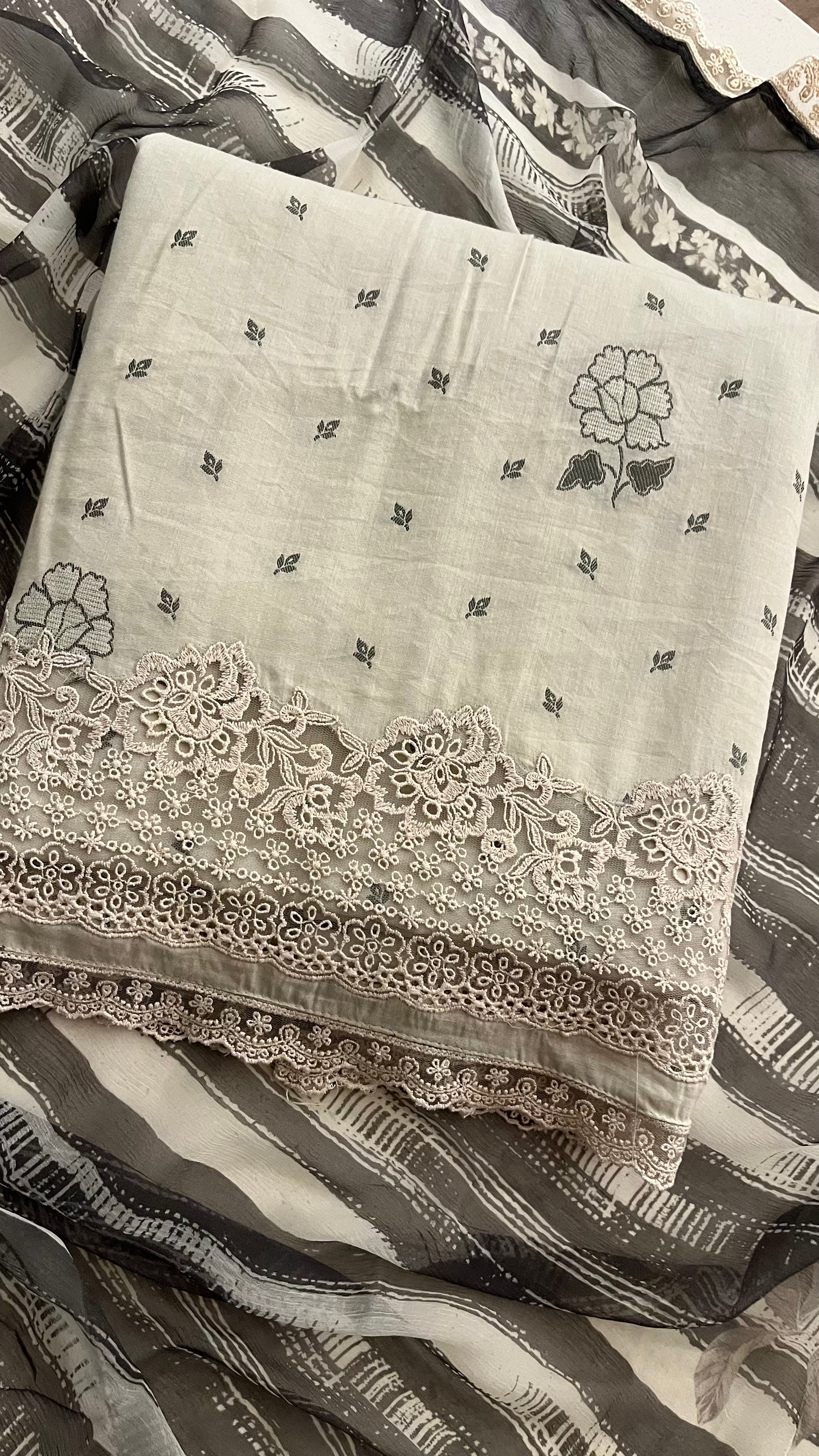 UNSTITCHED EMBROIDERED SUIT SET
