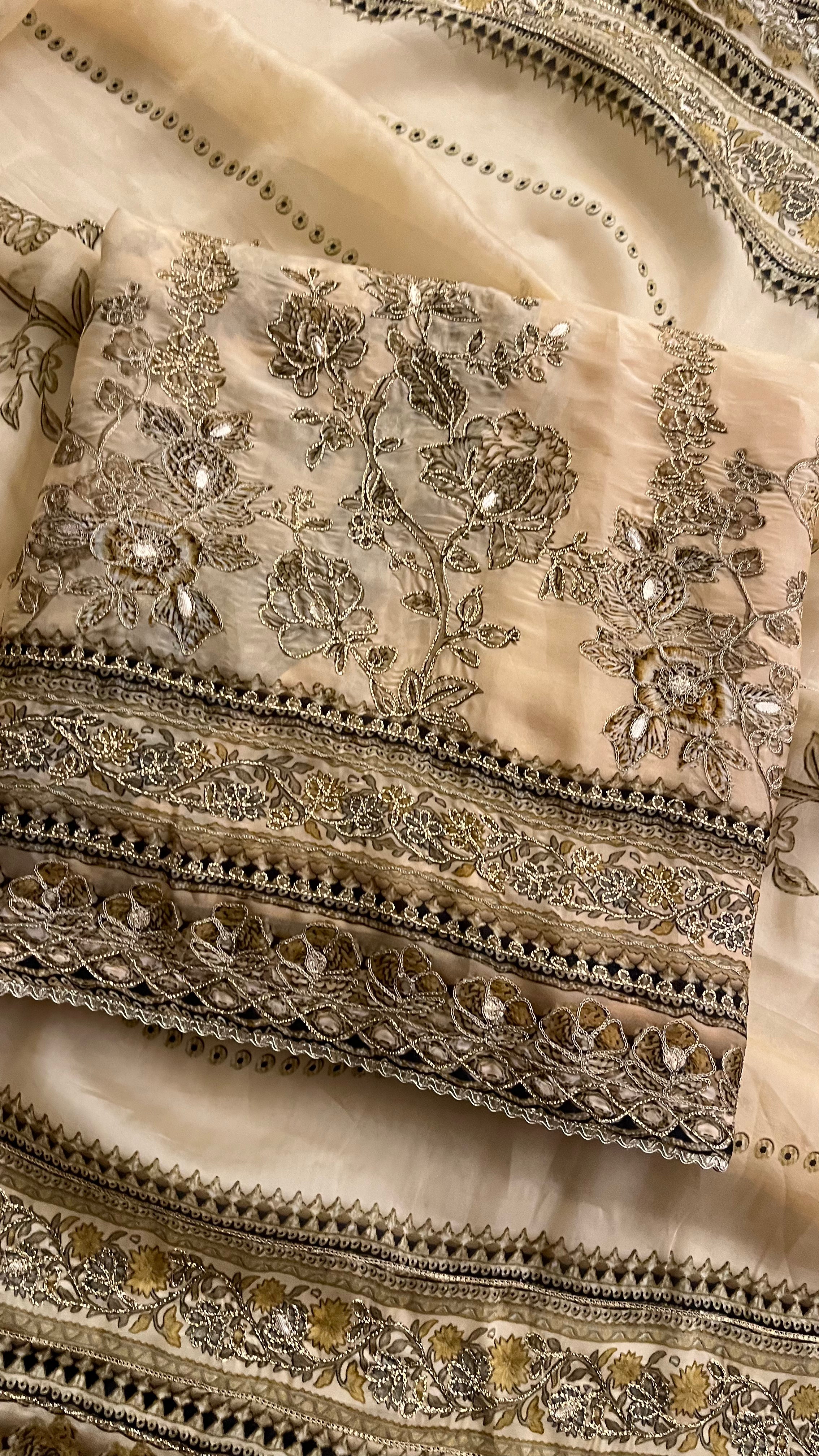 UNSTITCHED HEAVY EMBROIDERED SUIT SET