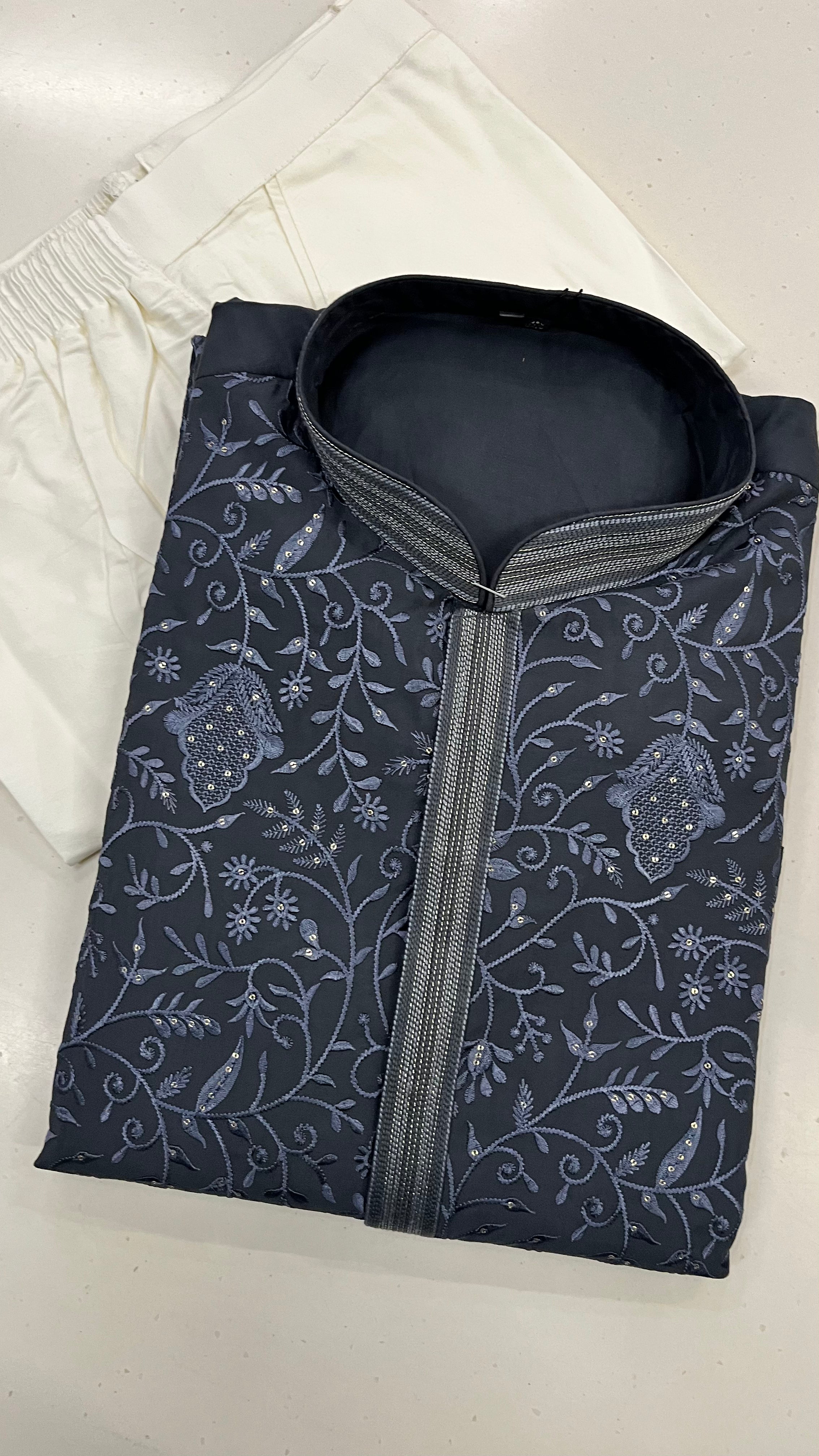 MEN’S DESIGNER KURTA PAJAMA SET
