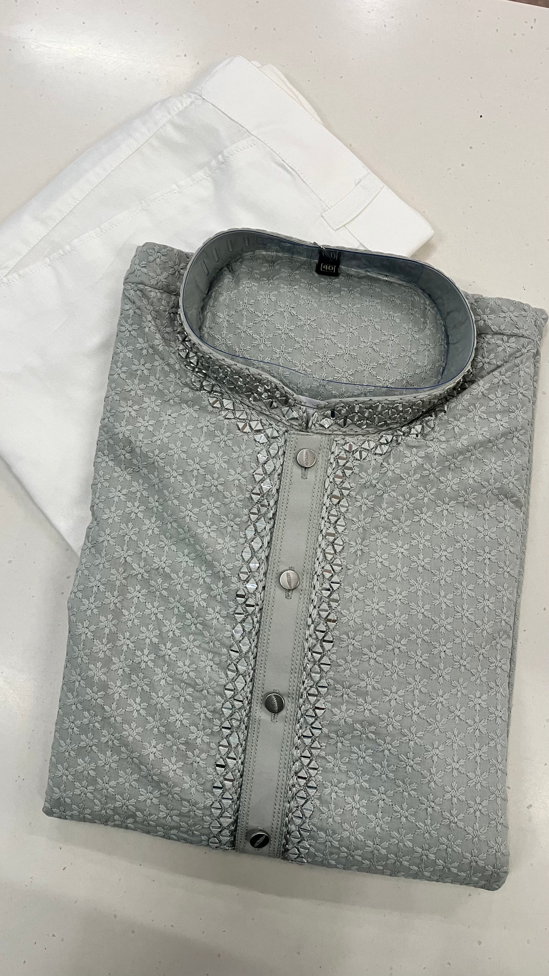 ELEGANT MEN'S TRADITIONAL DESIGNER KURTA PAJAMA SET