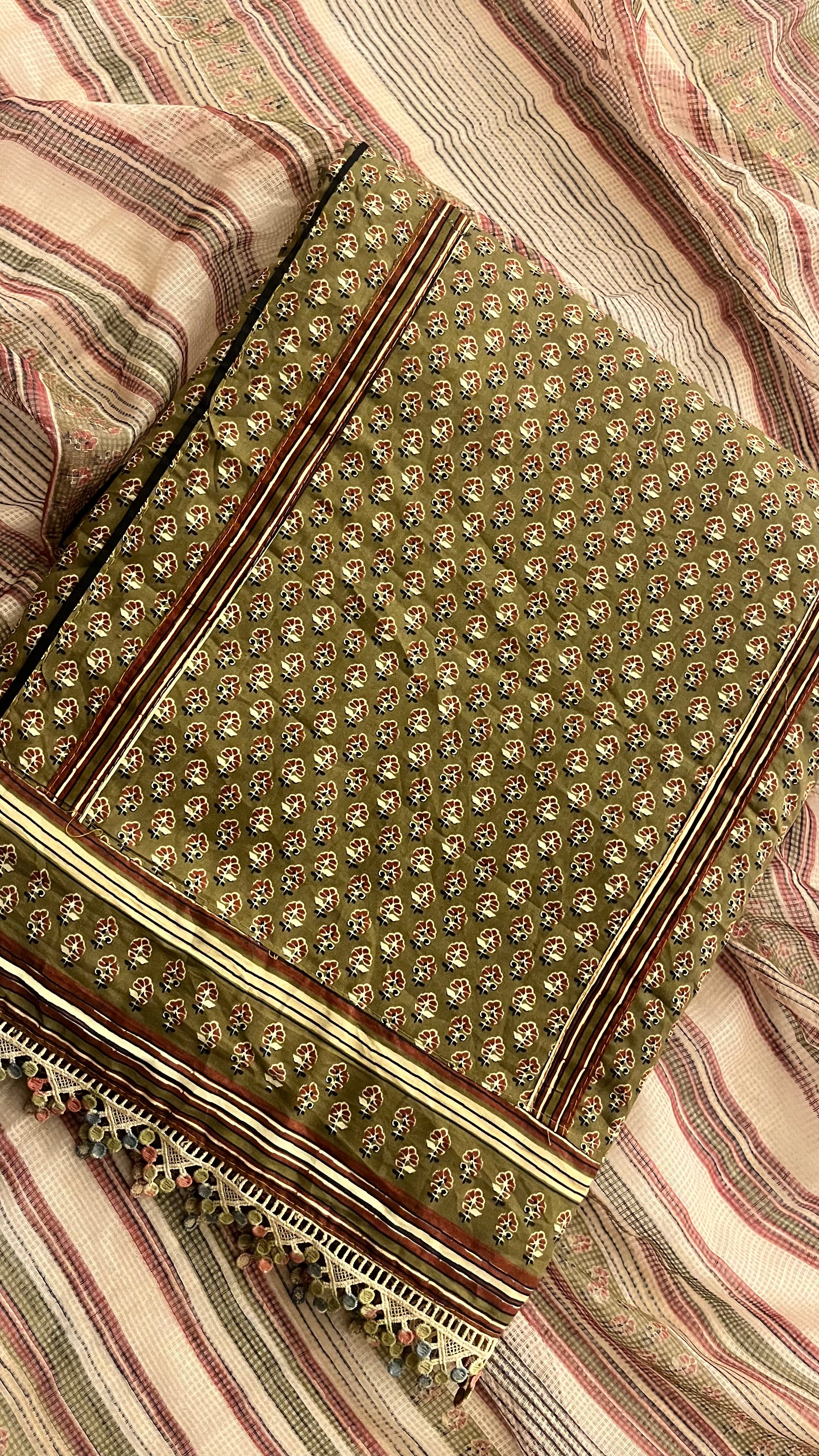 WOMEN'S OLIVE GREEN COTTON PRINTED UNSTITCHED SUIT SET