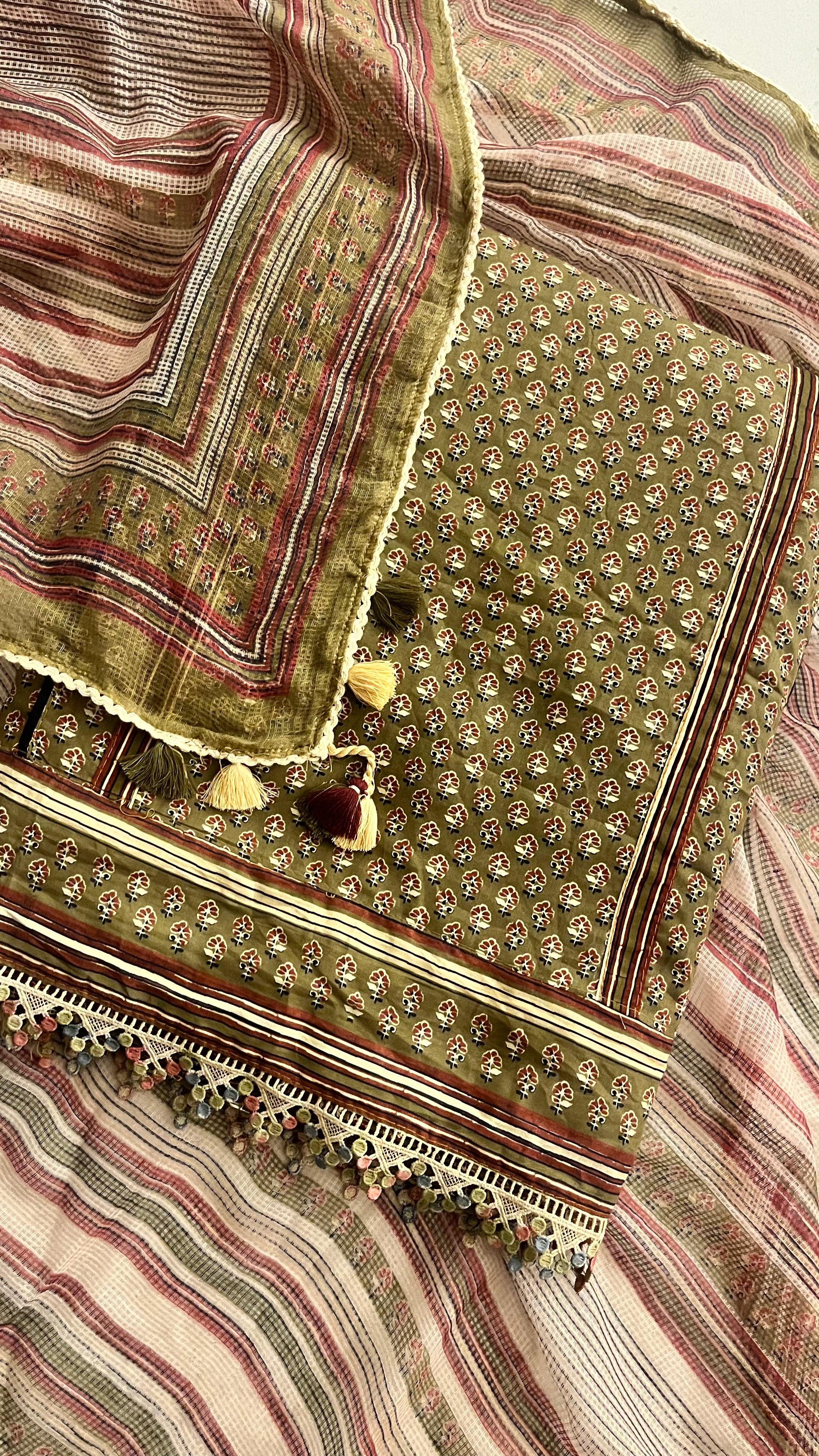 WOMEN'S OLIVE GREEN COTTON PRINTED UNSTITCHED SUIT SET