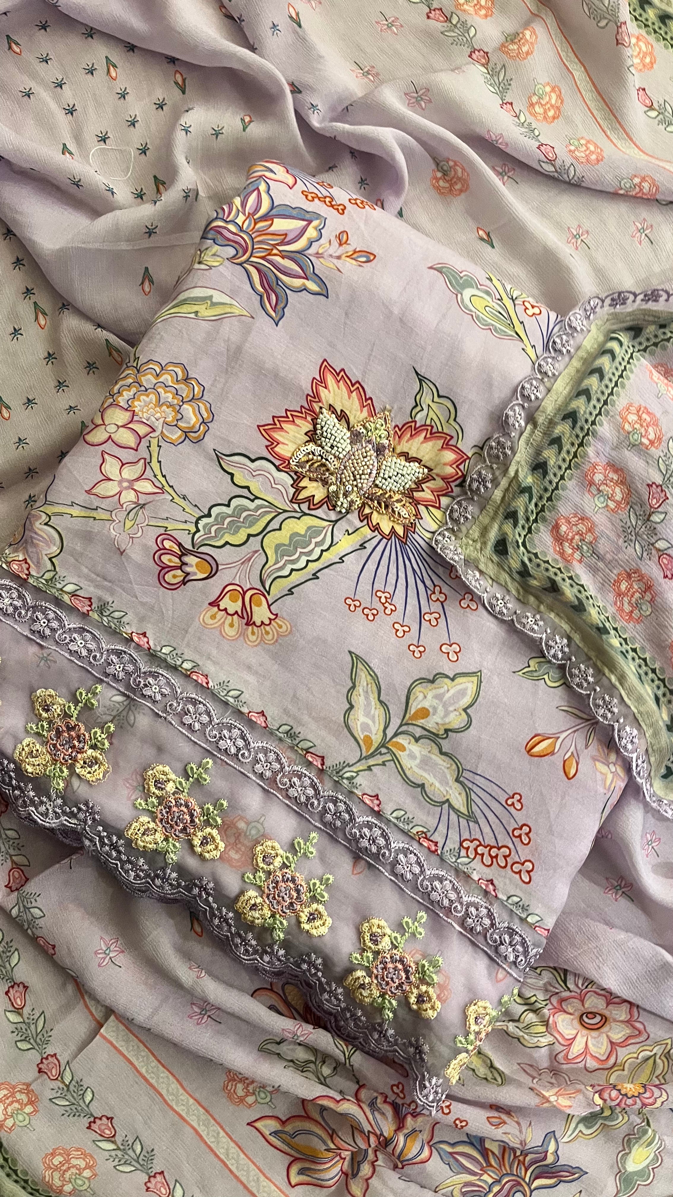 LAVENDER FLORAL PRINT UNSTITCHED SUIT SET WITH EMBROIDERED LACE