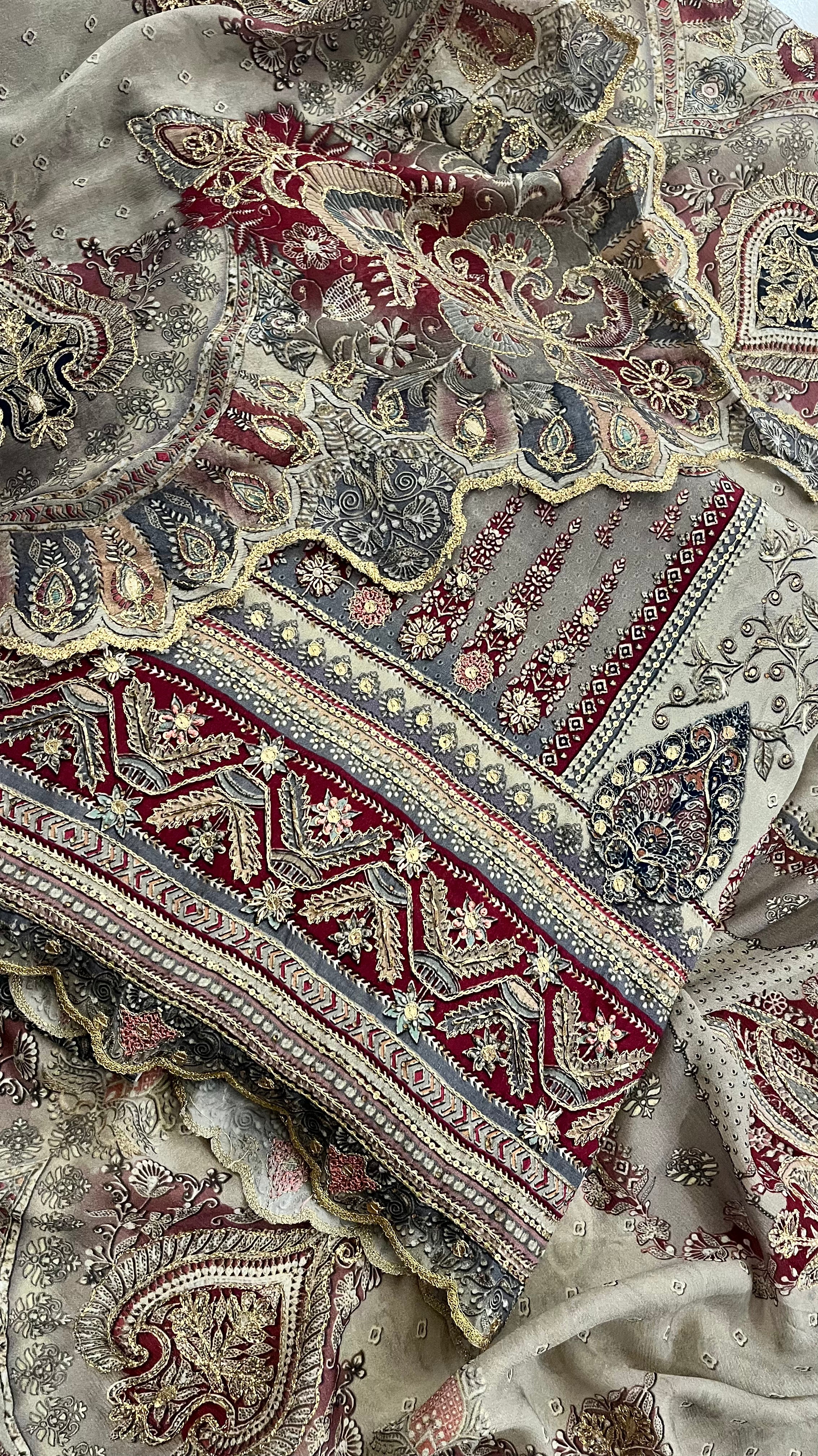 GREY TRADITIONAL PRINTED UNSTITCHED SUIT WITH DESIGNER DUPATTA
