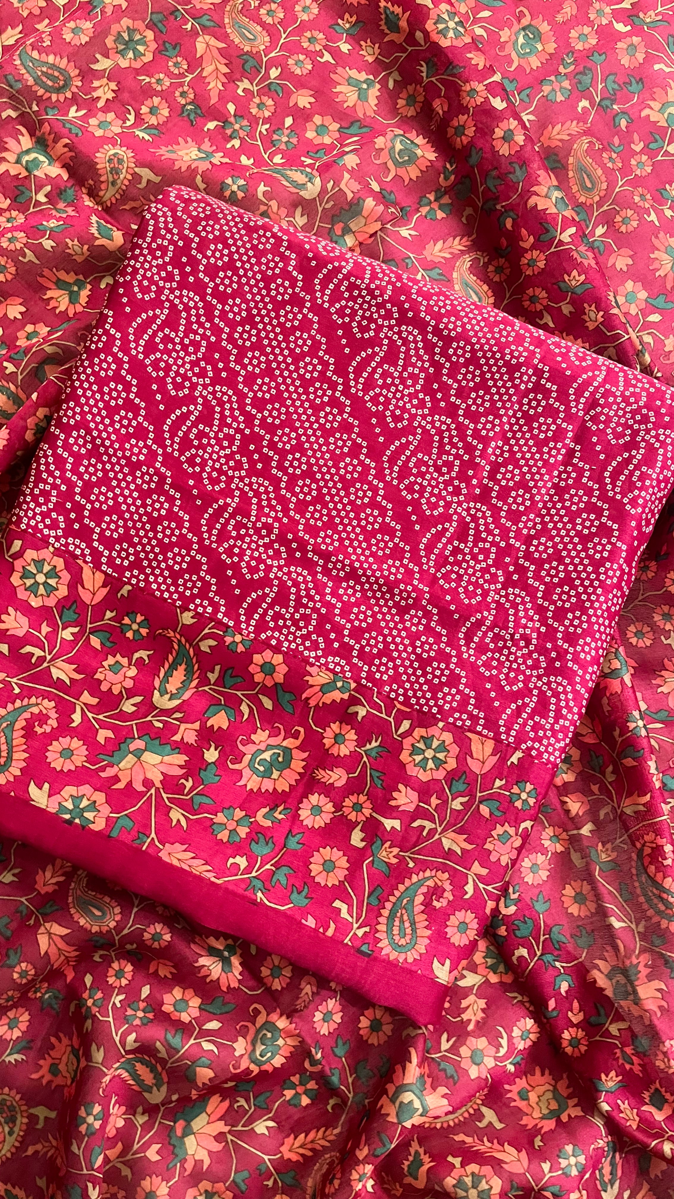 MAGENTA FLORAL PRINT UNSTITCHED SUIT