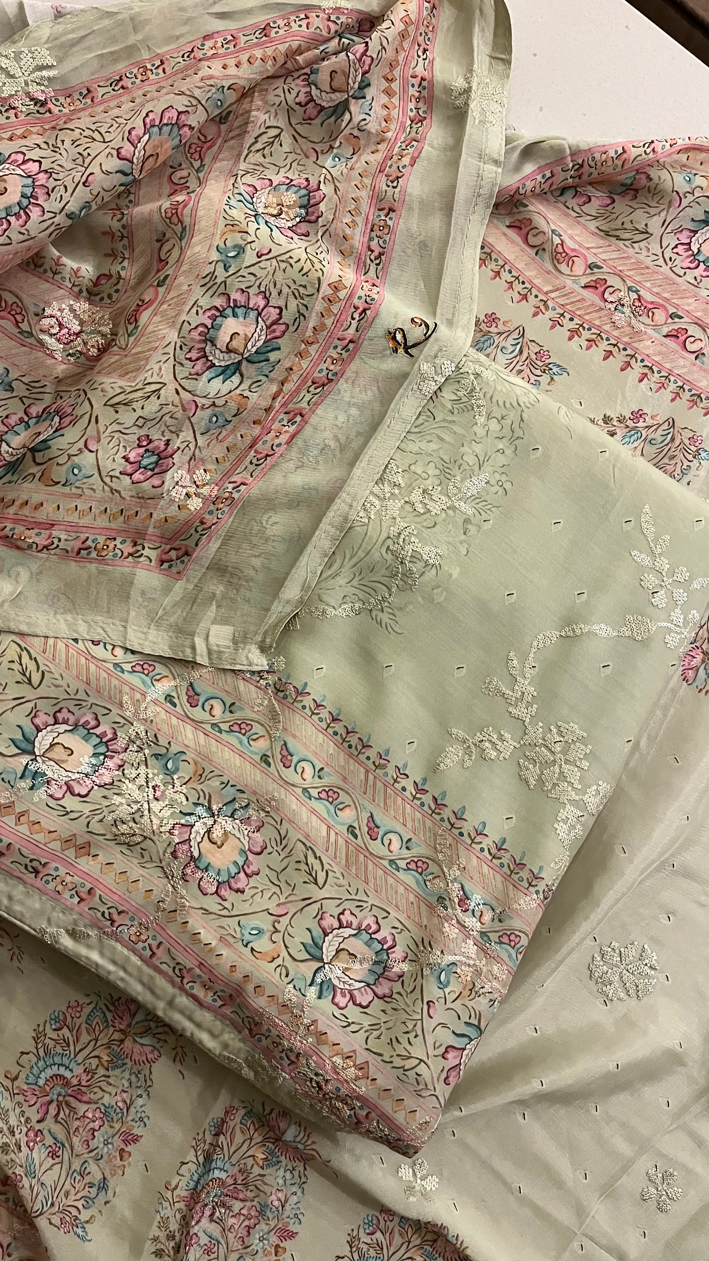 PASTEL GREEN FLORAL PRINTED UNSTITCHED SUIT