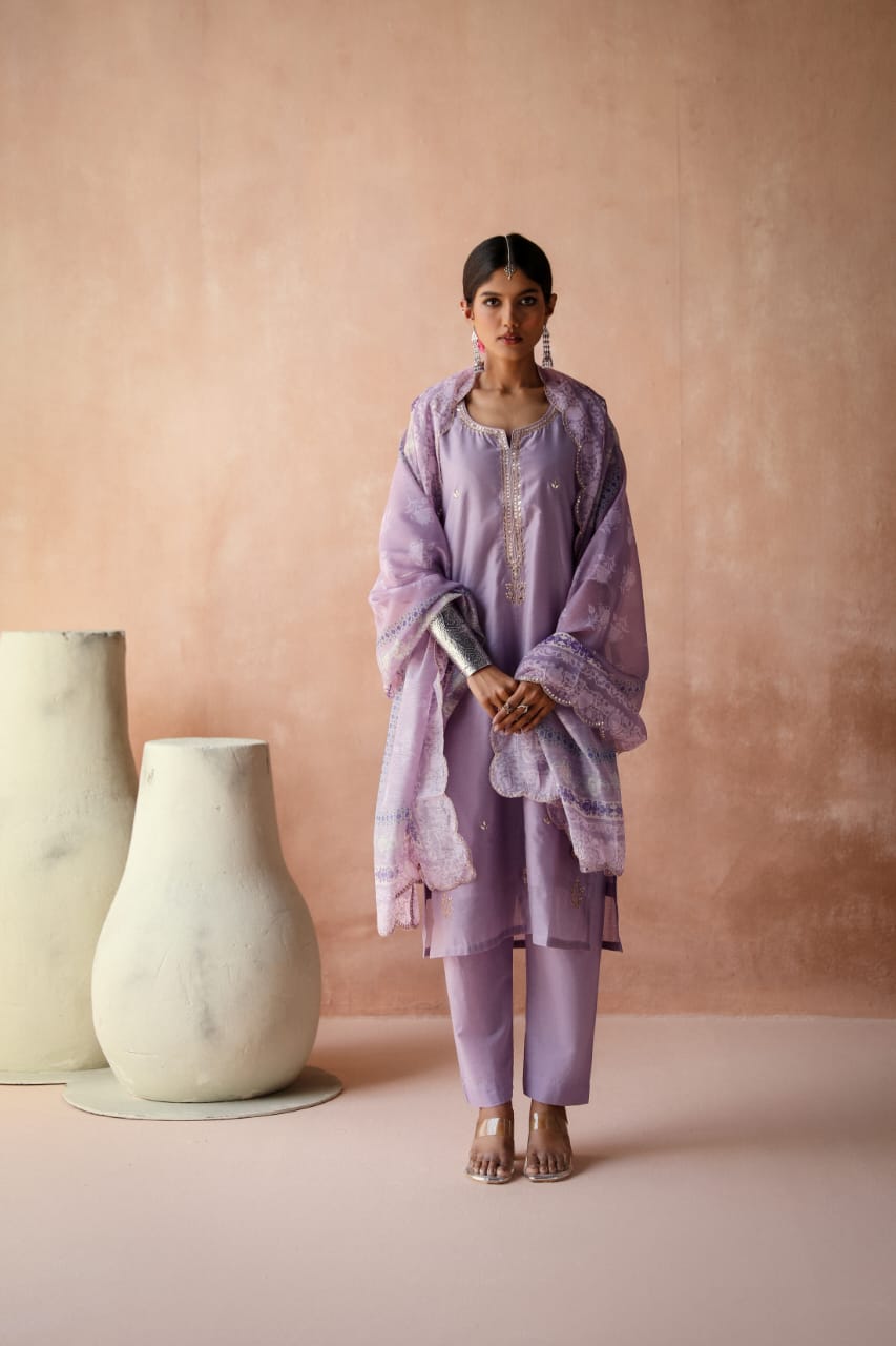 HERITAGE INDIA - LILAC CHANDERI KURTA SET (WITH PANT & DUPATTA)