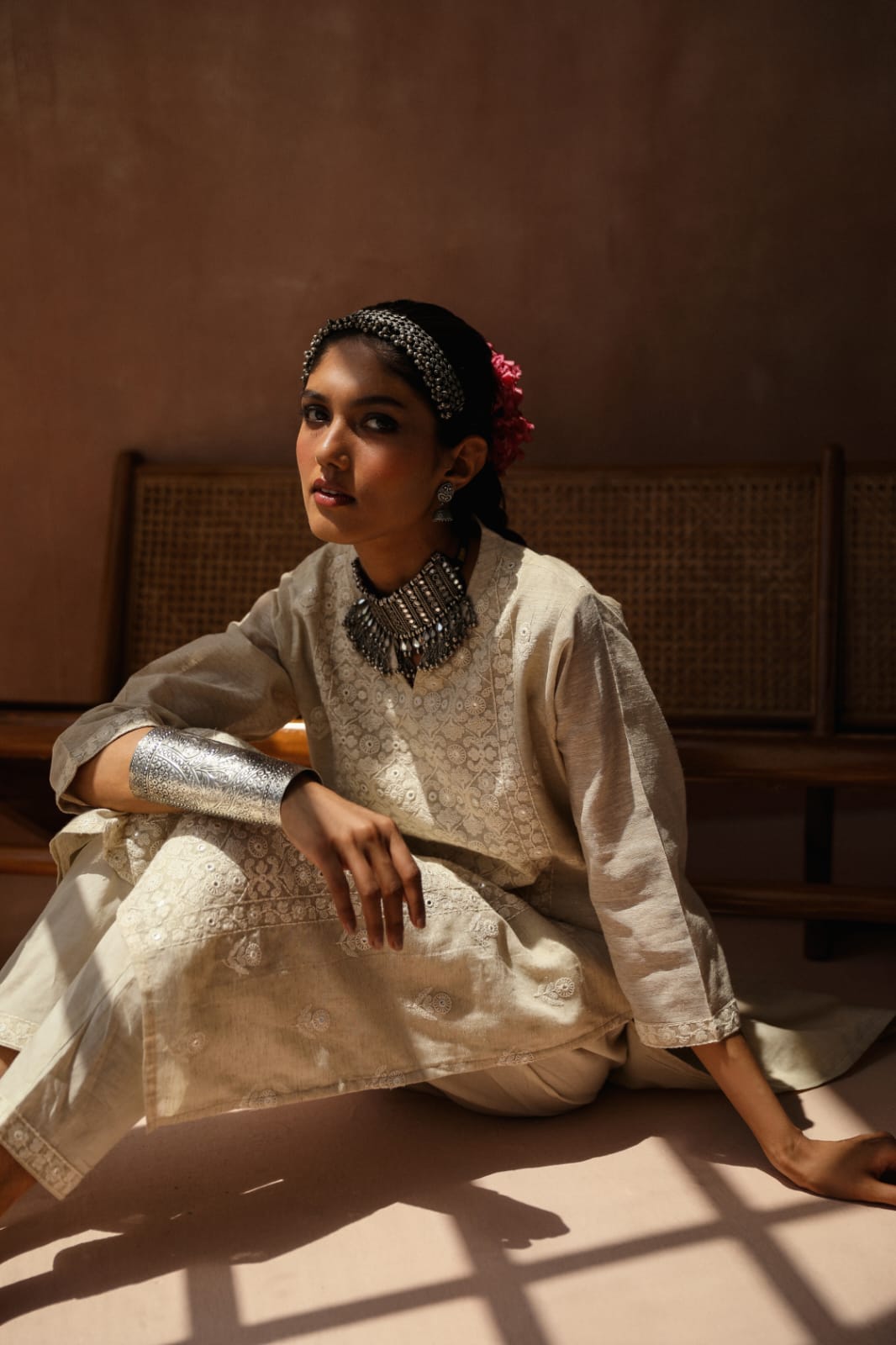 HERITAGE INDIA - IVORY CHIKANKARI SUIT SET (WITH PANTS)