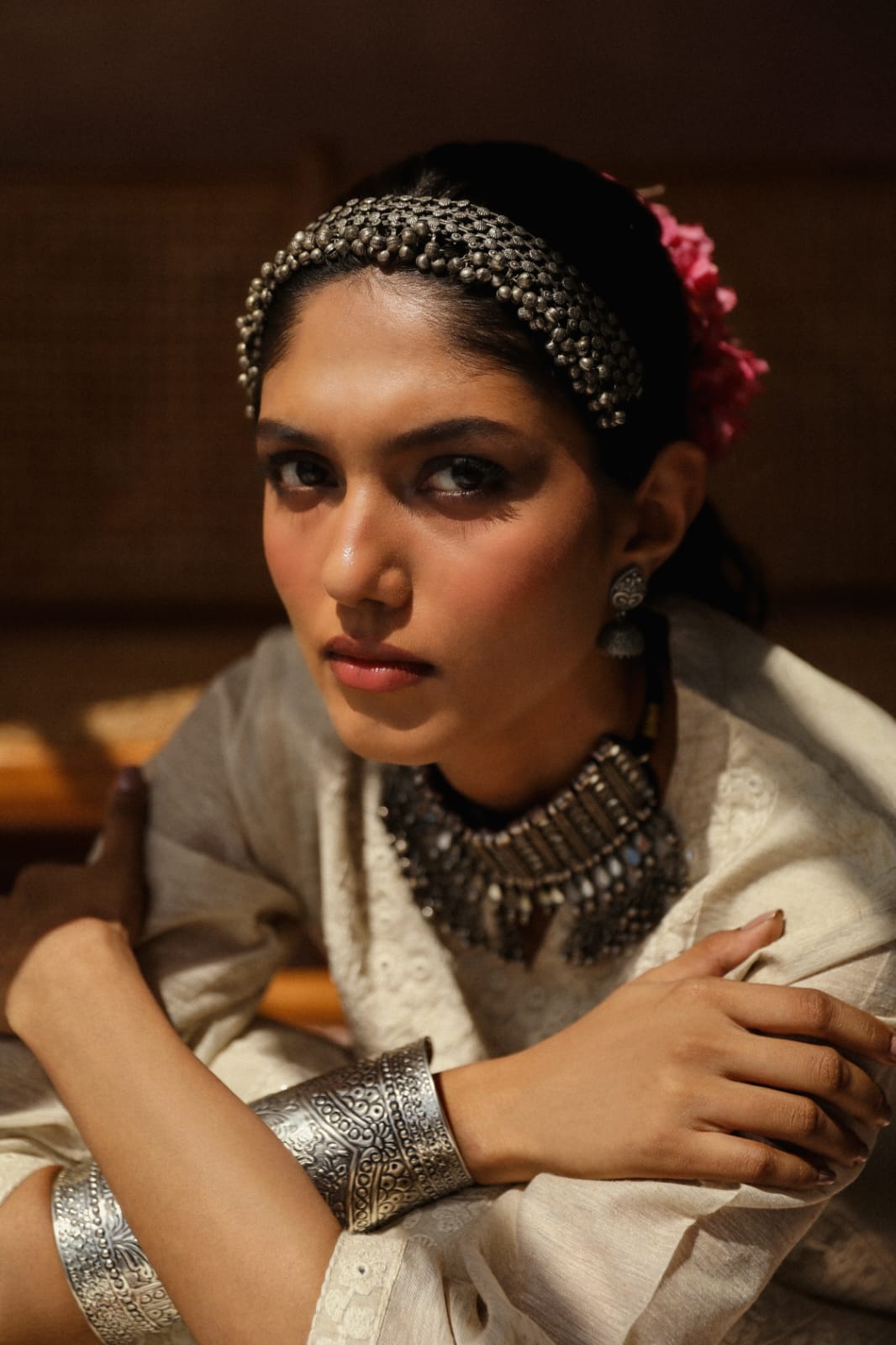 HERITAGE INDIA - IVORY CHIKANKARI SUIT SET (WITH PANTS)